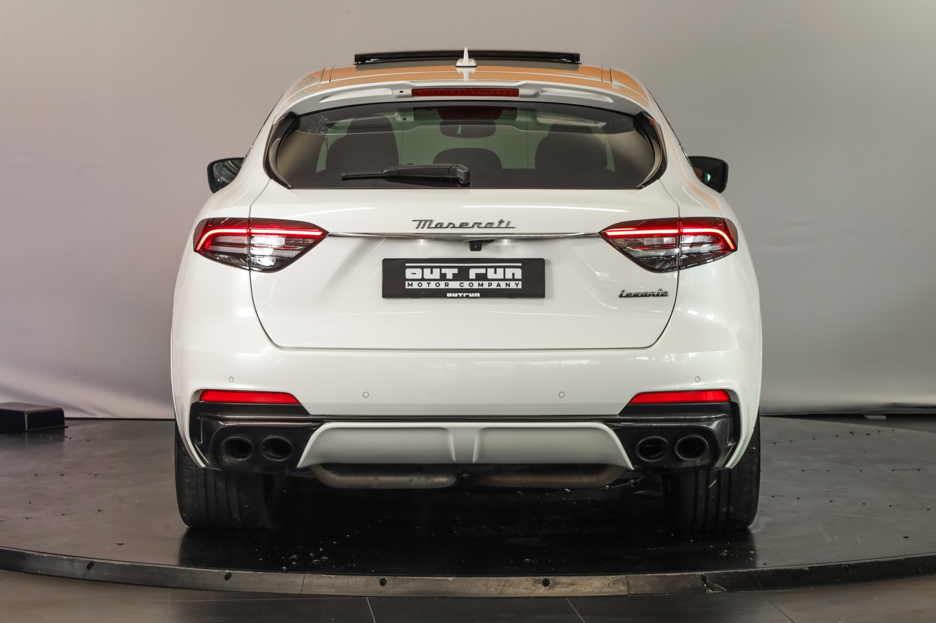 MASERATI Levante 3.8 V8 Trofeo Q4 Automatica-showroom-element-3