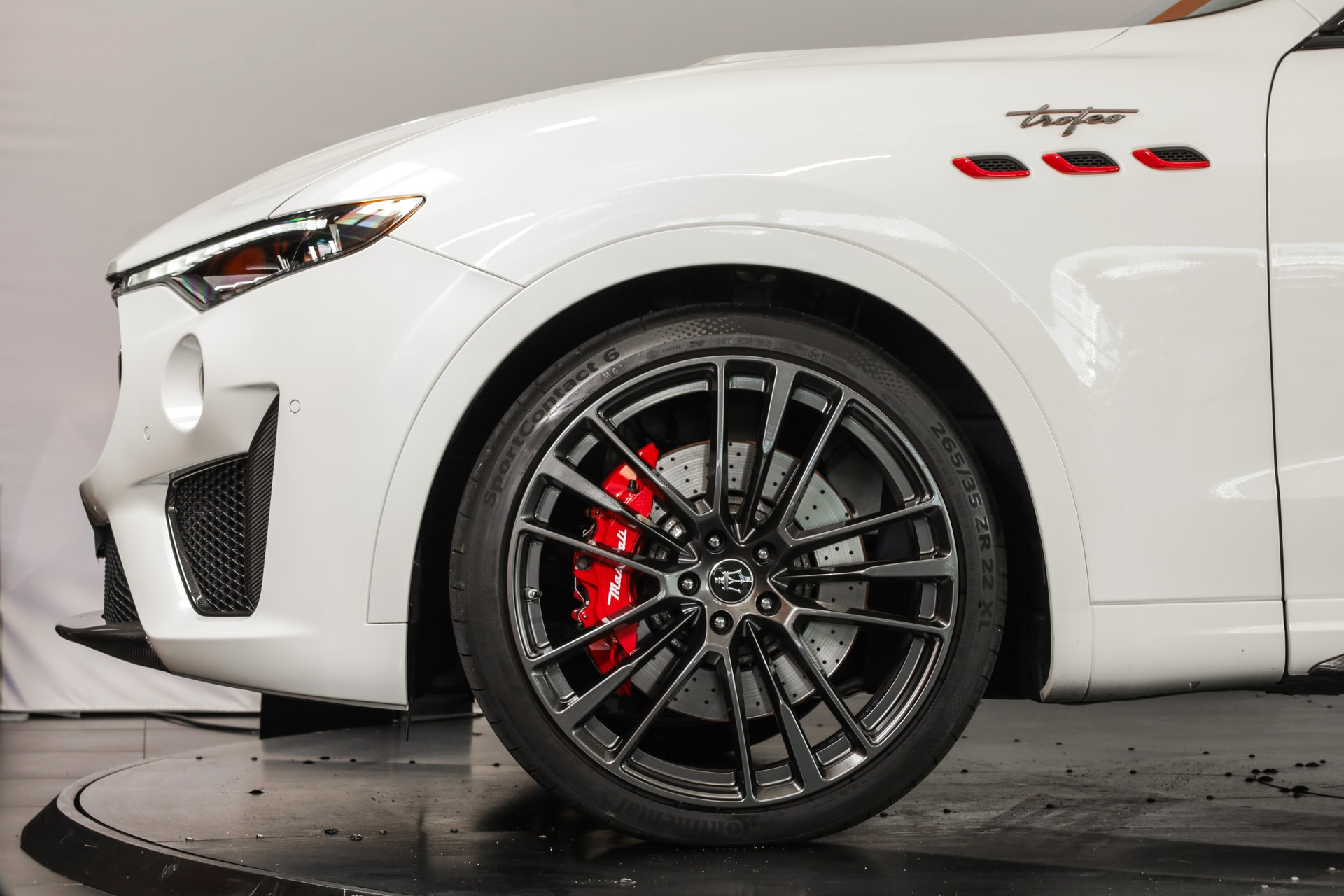 MASERATI Levante 3.8 V8 Trofeo Q4 Automatica-image-7