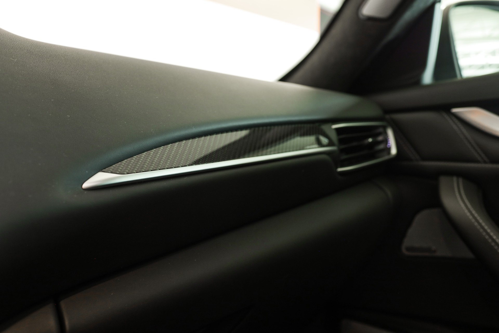 MASERATI Levante 3.8 V8 Trofeo Q4 Automatica-image-17