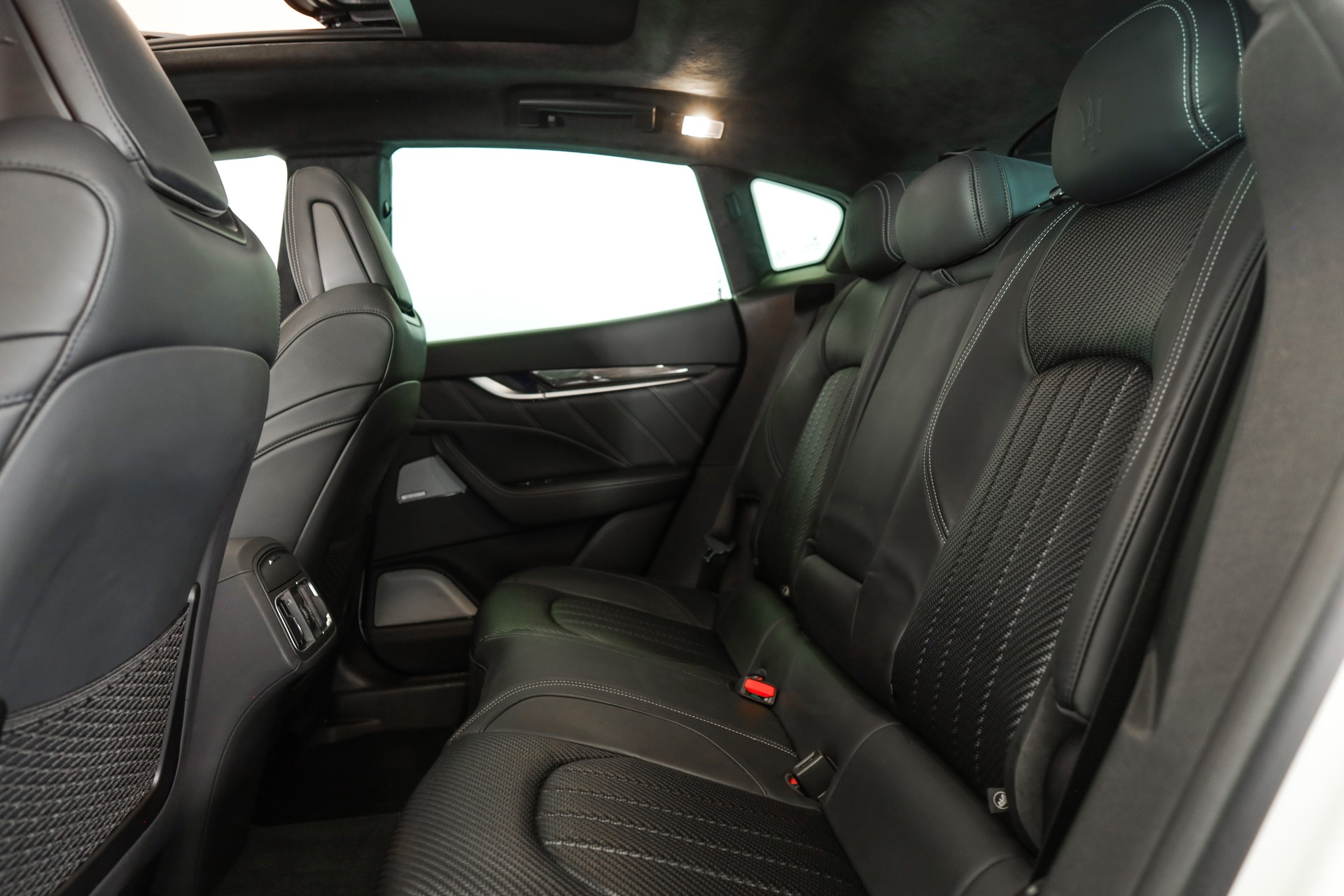 MASERATI Levante 3.8 V8 Trofeo Q4 Automatica-image-28