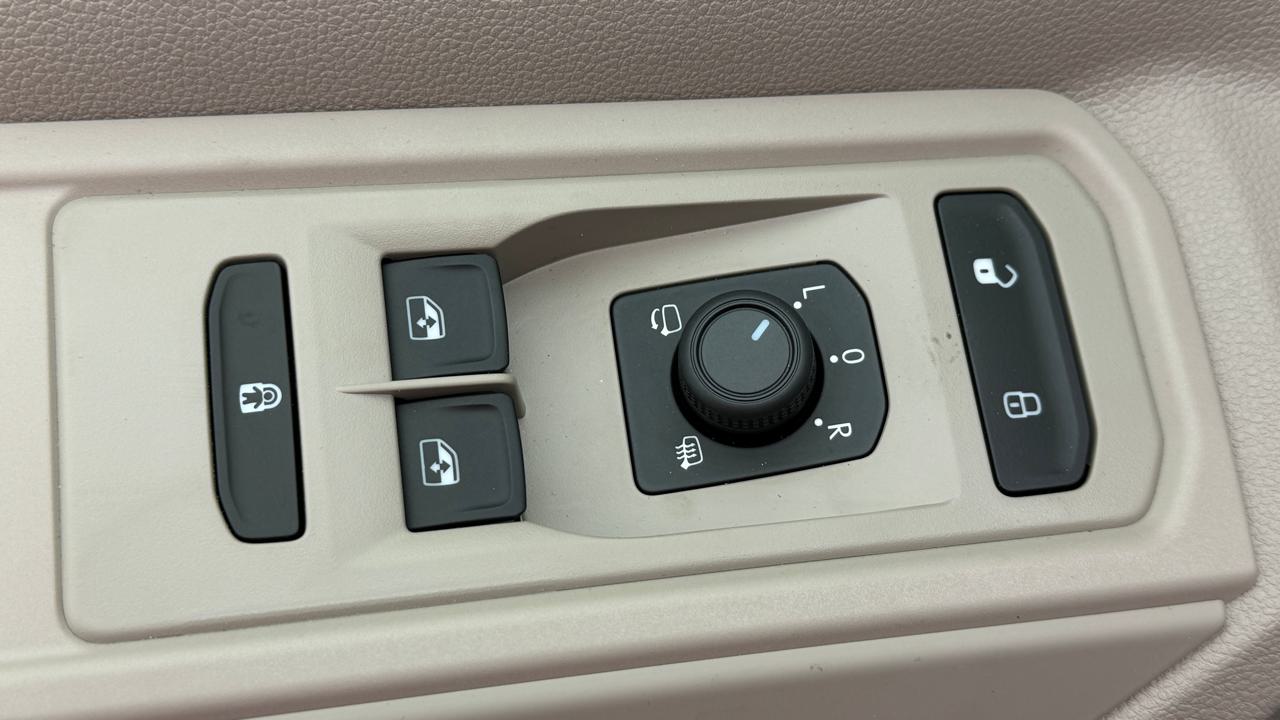 VW Multivan 1.5 eHybrid Life 4Motion DSG-image-8