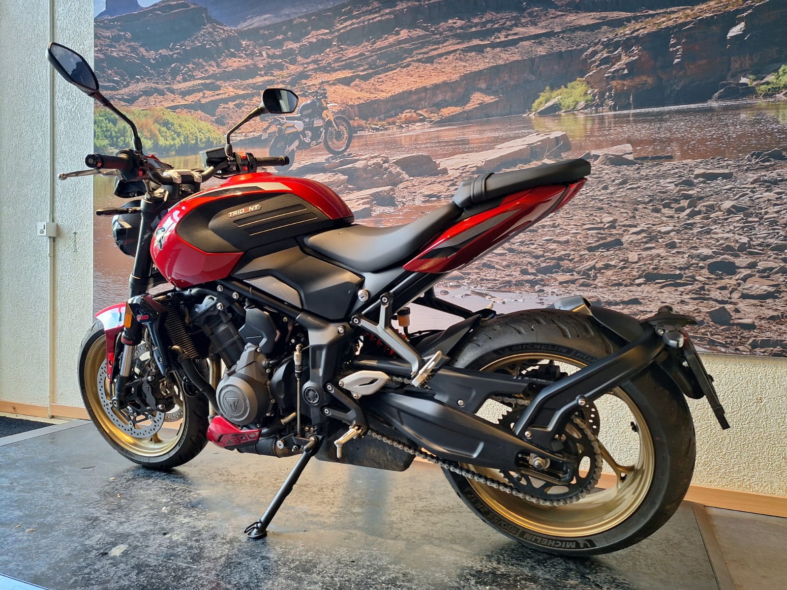 TRIUMPH Trident 800-image-4