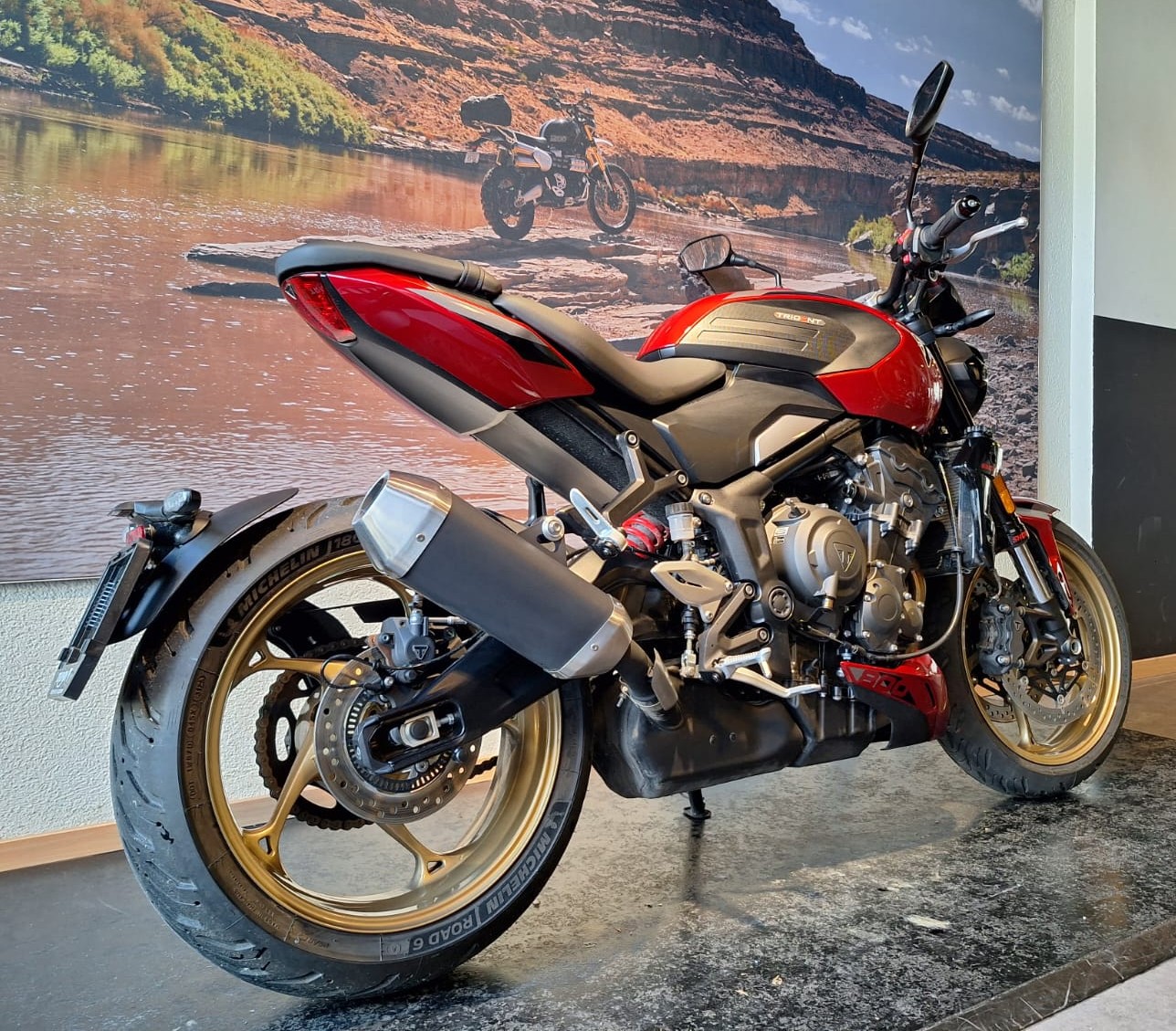TRIUMPH Trident 800-image-5