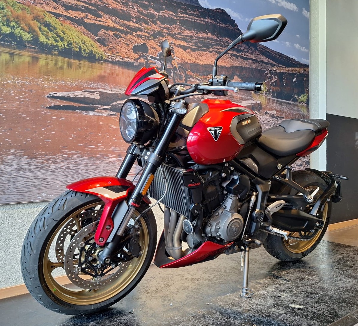 TRIUMPH Trident 800-image-3