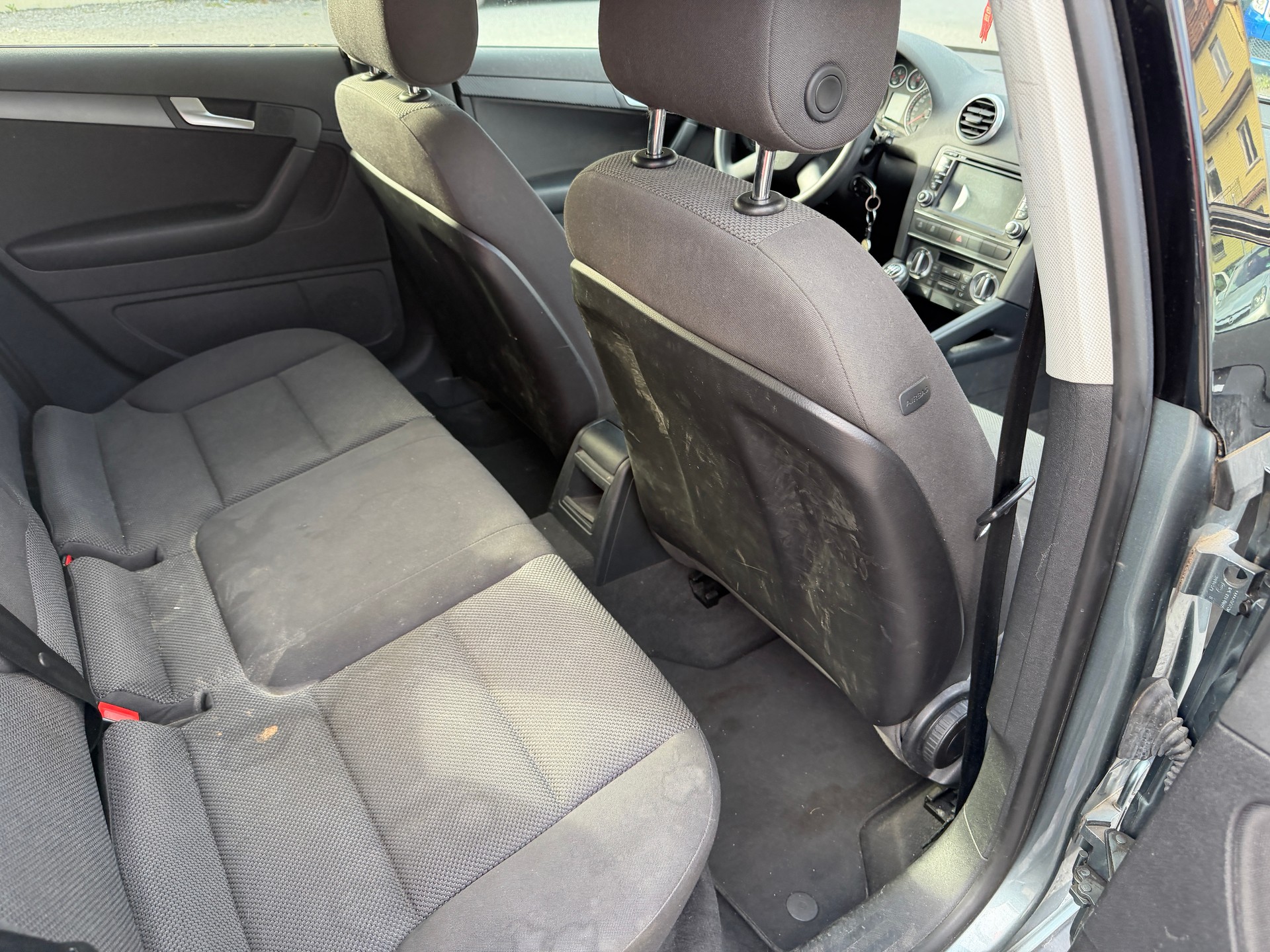 AUDI A3 Sportback 1.4 TFSI Ambiente-image-9