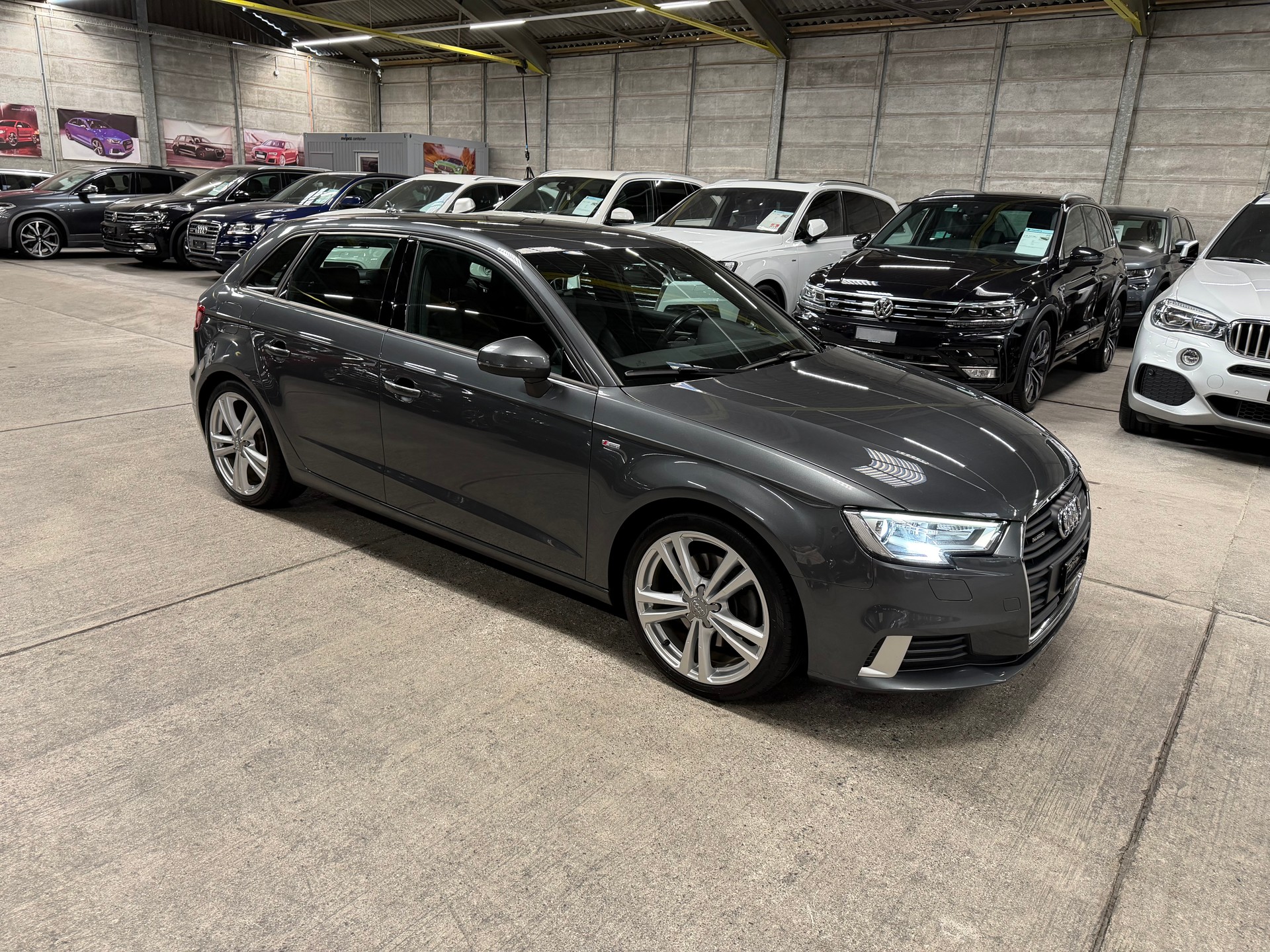 AUDI A3 Sportback 2.0 TDI S-LINE quattro-image-1
