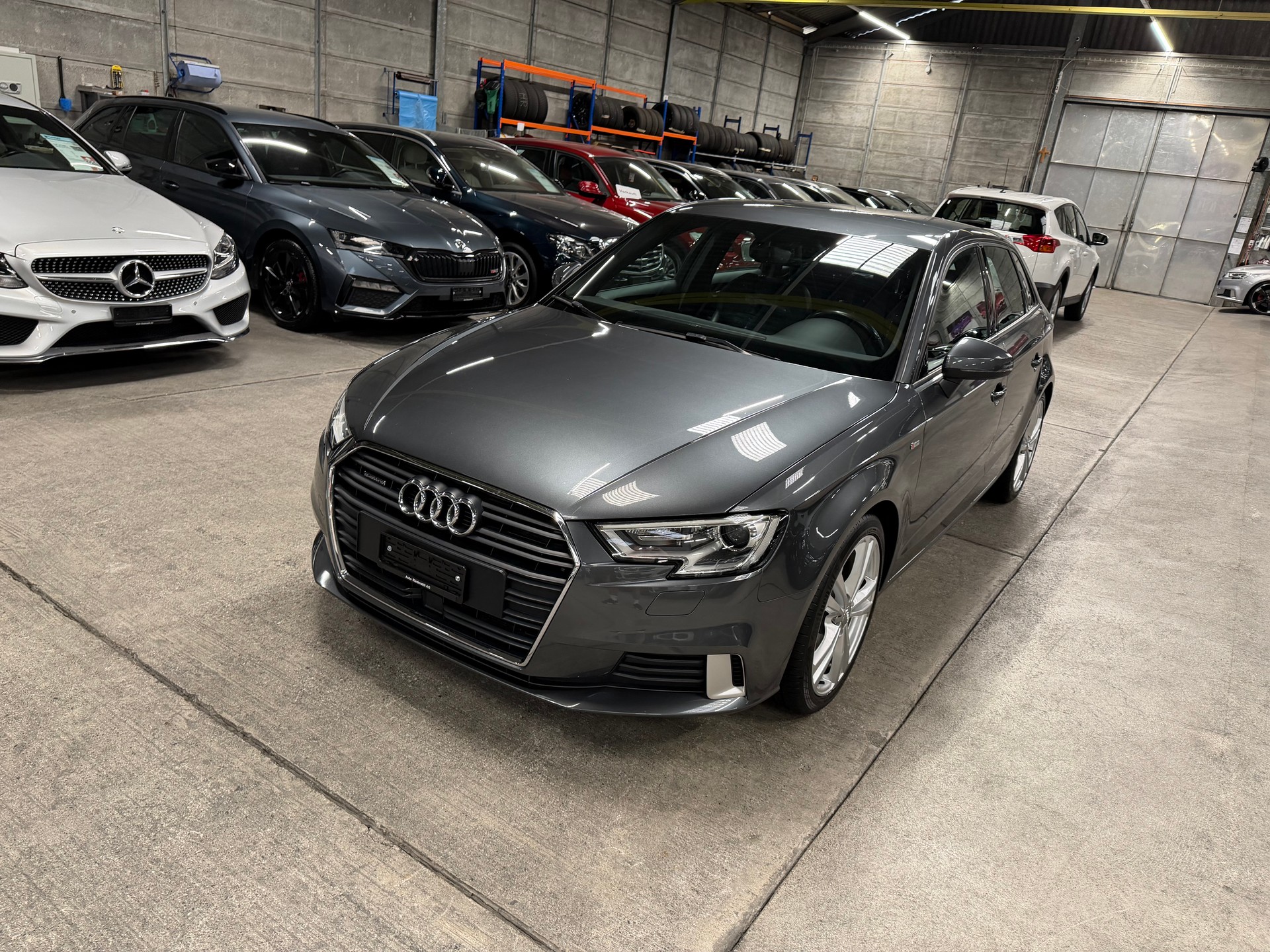 AUDI A3 Sportback 2.0 TDI S-LINE quattro-image-6