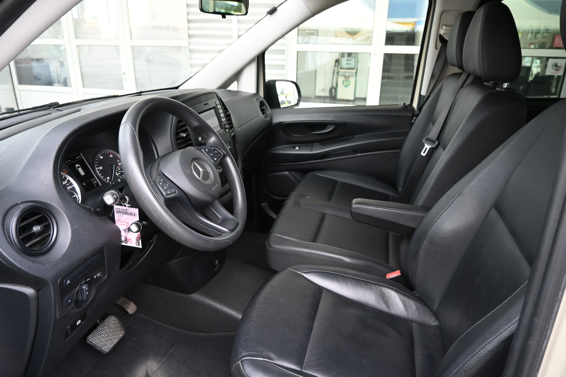 MERCEDES-BENZ Vito 114 BlueTEC Mixto L 7G-Tronic 6-Plätzer + AHK 2500kg-image-10