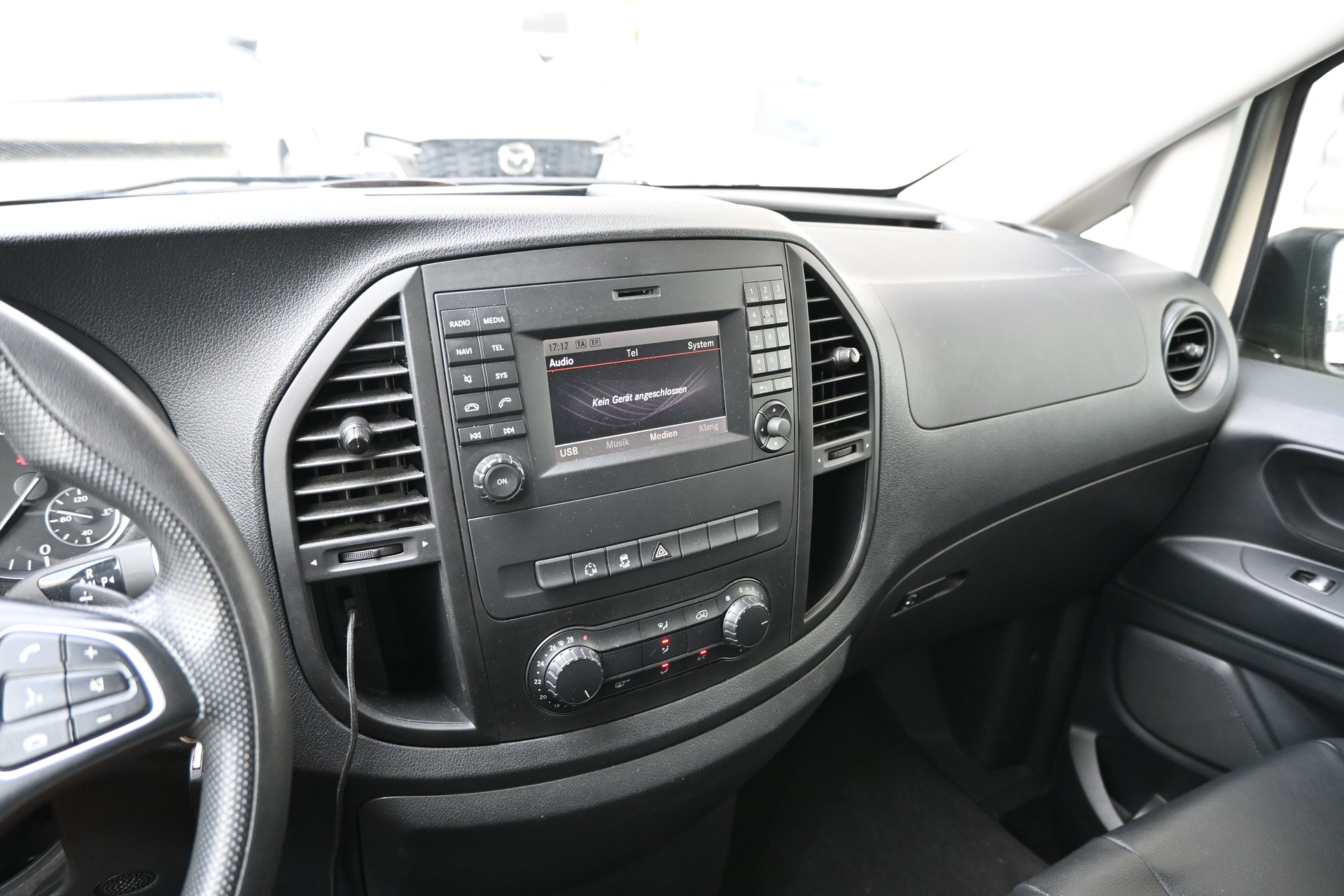 MERCEDES-BENZ Vito 114 BlueTEC Mixto L 7G-Tronic 6-Plätzer + AHK 2500kg-image-19