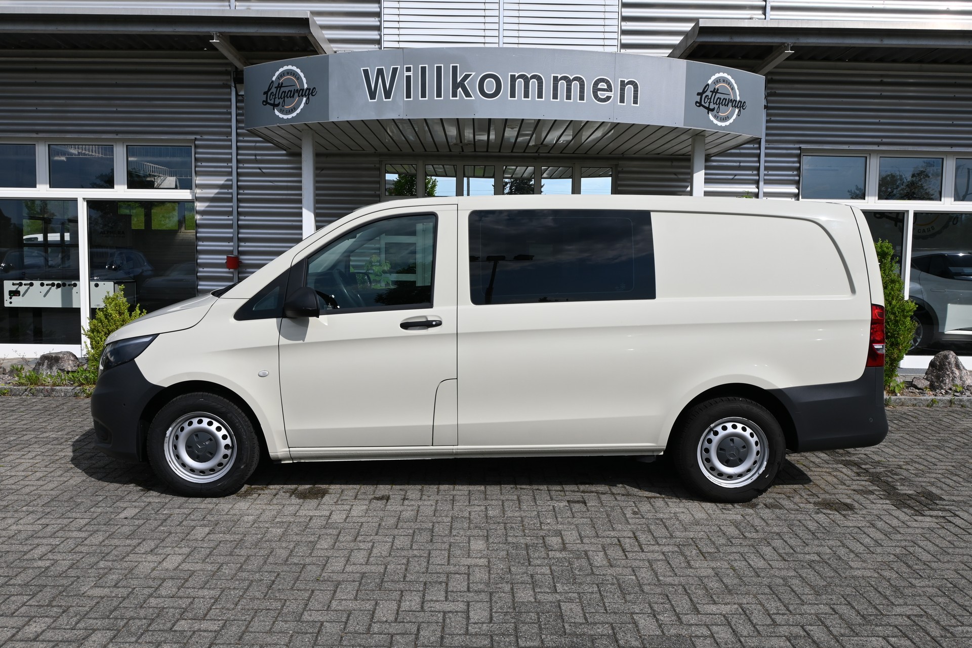 MERCEDES-BENZ Vito 114 BlueTEC Mixto L 7G-Tronic 6-Plätzer + AHK 2500kg-image-5