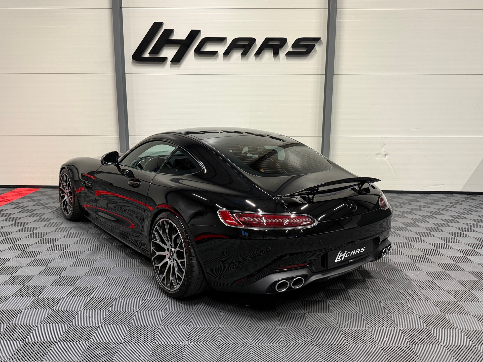 MERCEDES-BENZ AMG GT-image-2