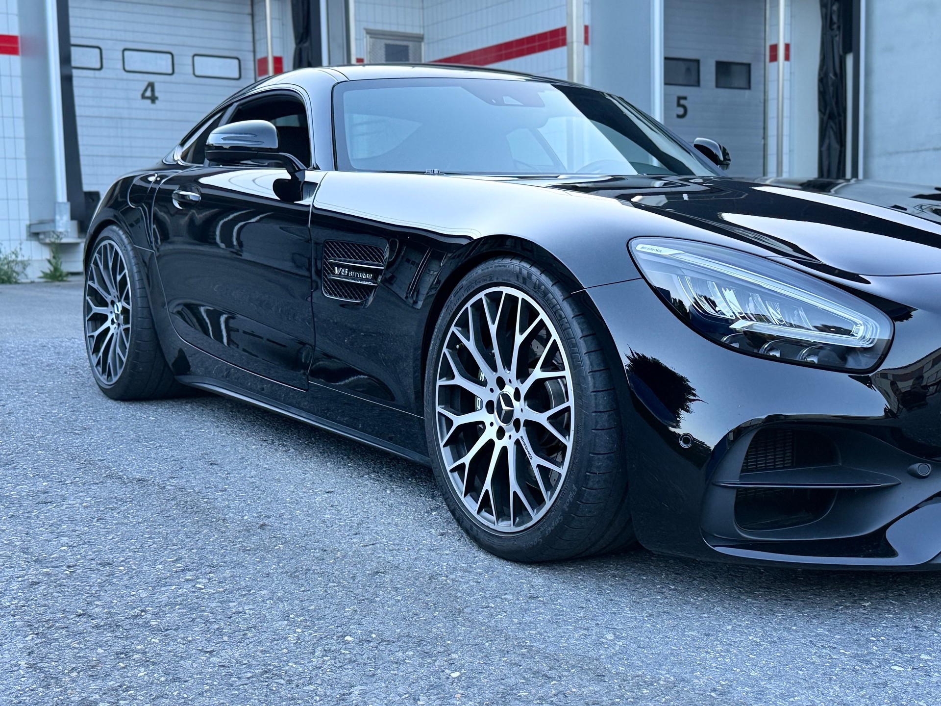 MERCEDES-BENZ AMG GT-image-13