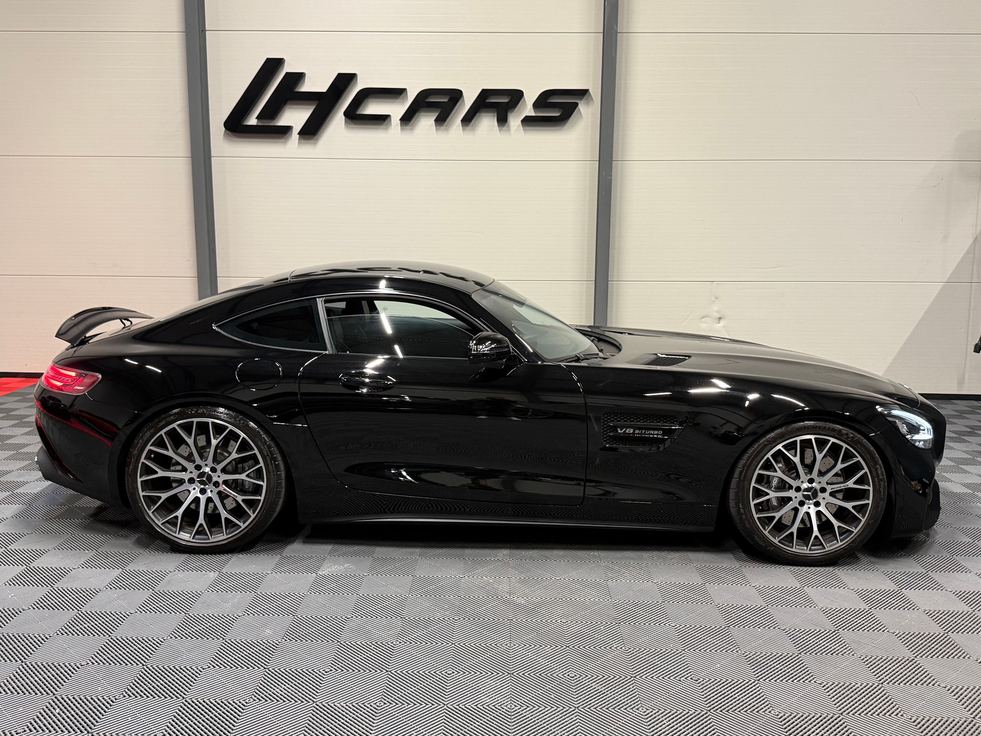 MERCEDES-BENZ AMG GT-image-4