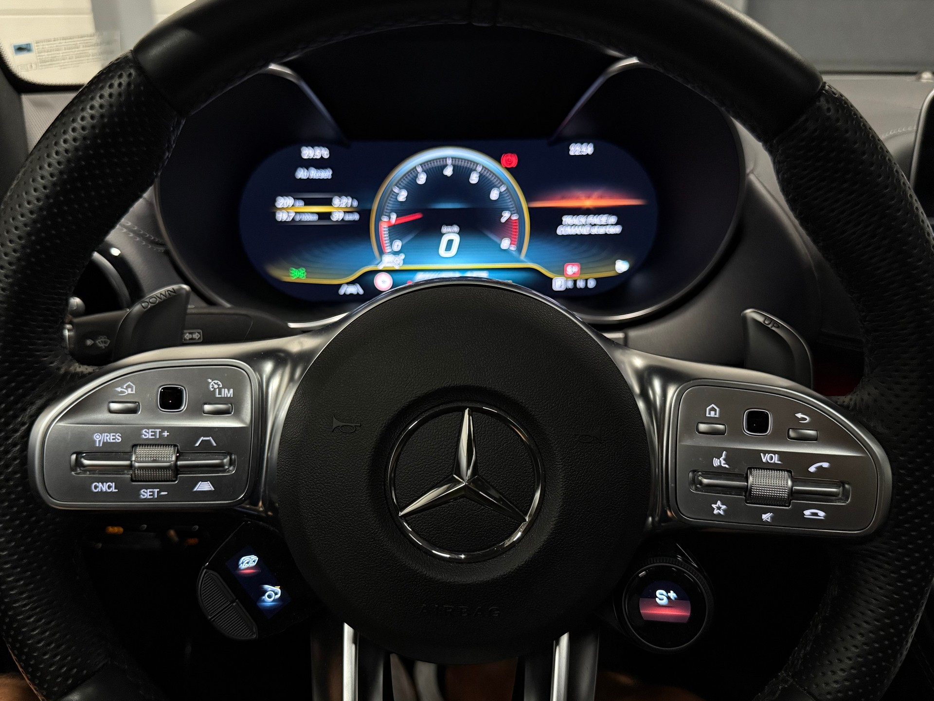 MERCEDES-BENZ AMG GT-image-11