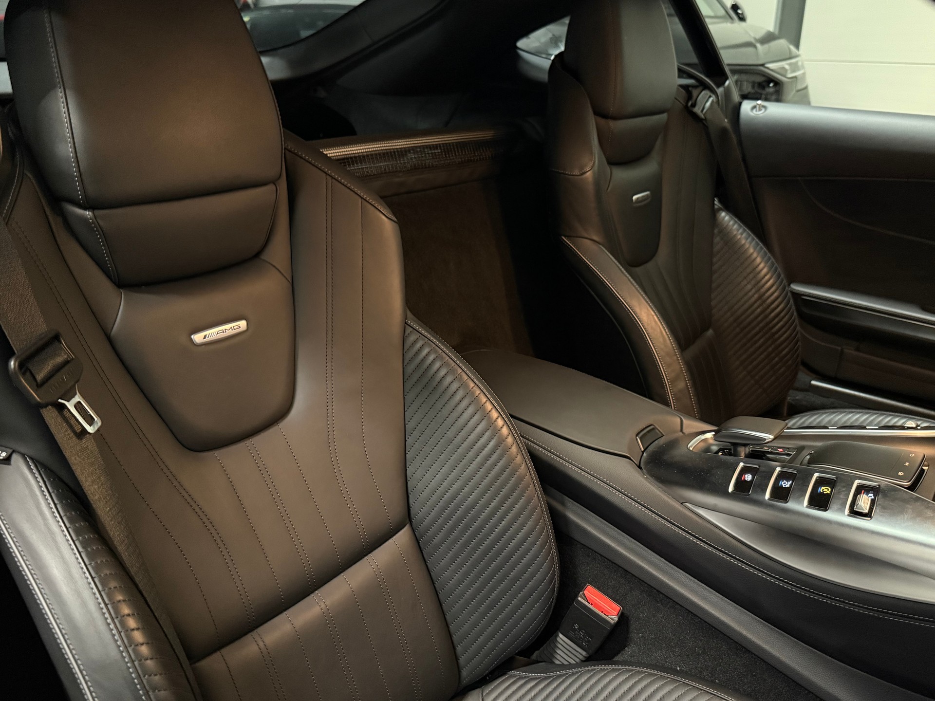 MERCEDES-BENZ AMG GT-image-8