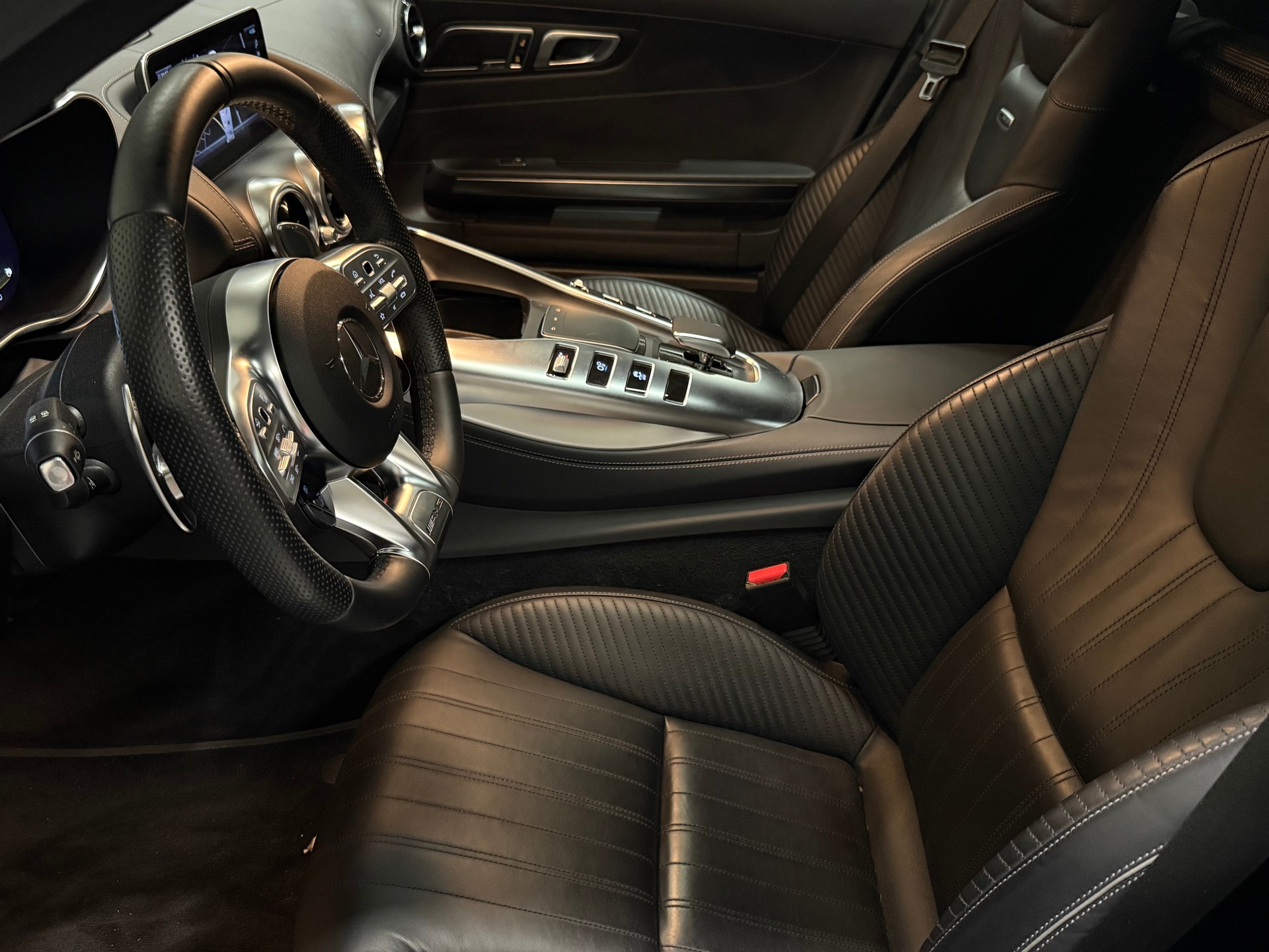 MERCEDES-BENZ AMG GT-image-10