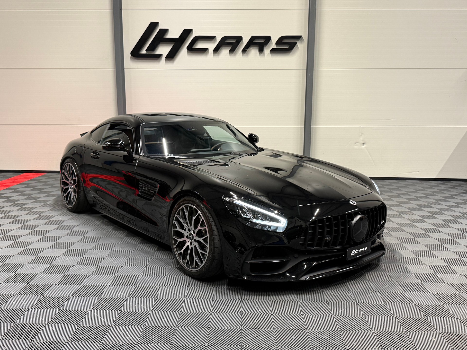 MERCEDES-BENZ AMG GT-image-5