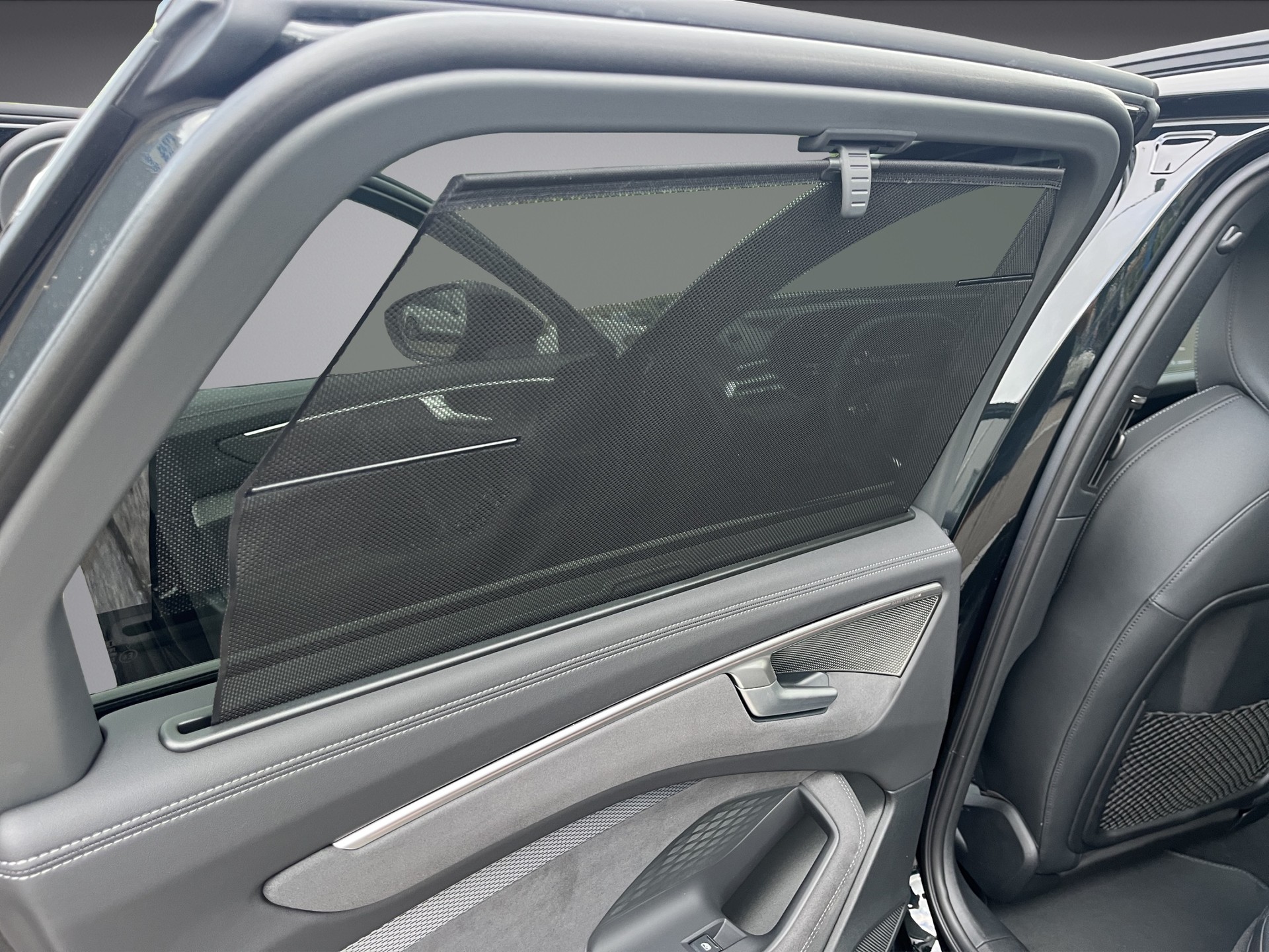 AUDI A6 Avant TFSI quattro 270 kW S tr. *New Modell, Panodach, Optik schwarz,-image-15