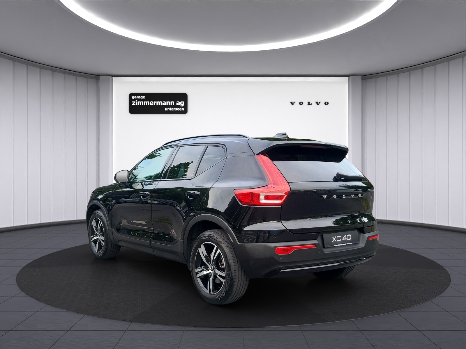 VOLVO XC40 2.0 B3 MH Plus Dark-image-8