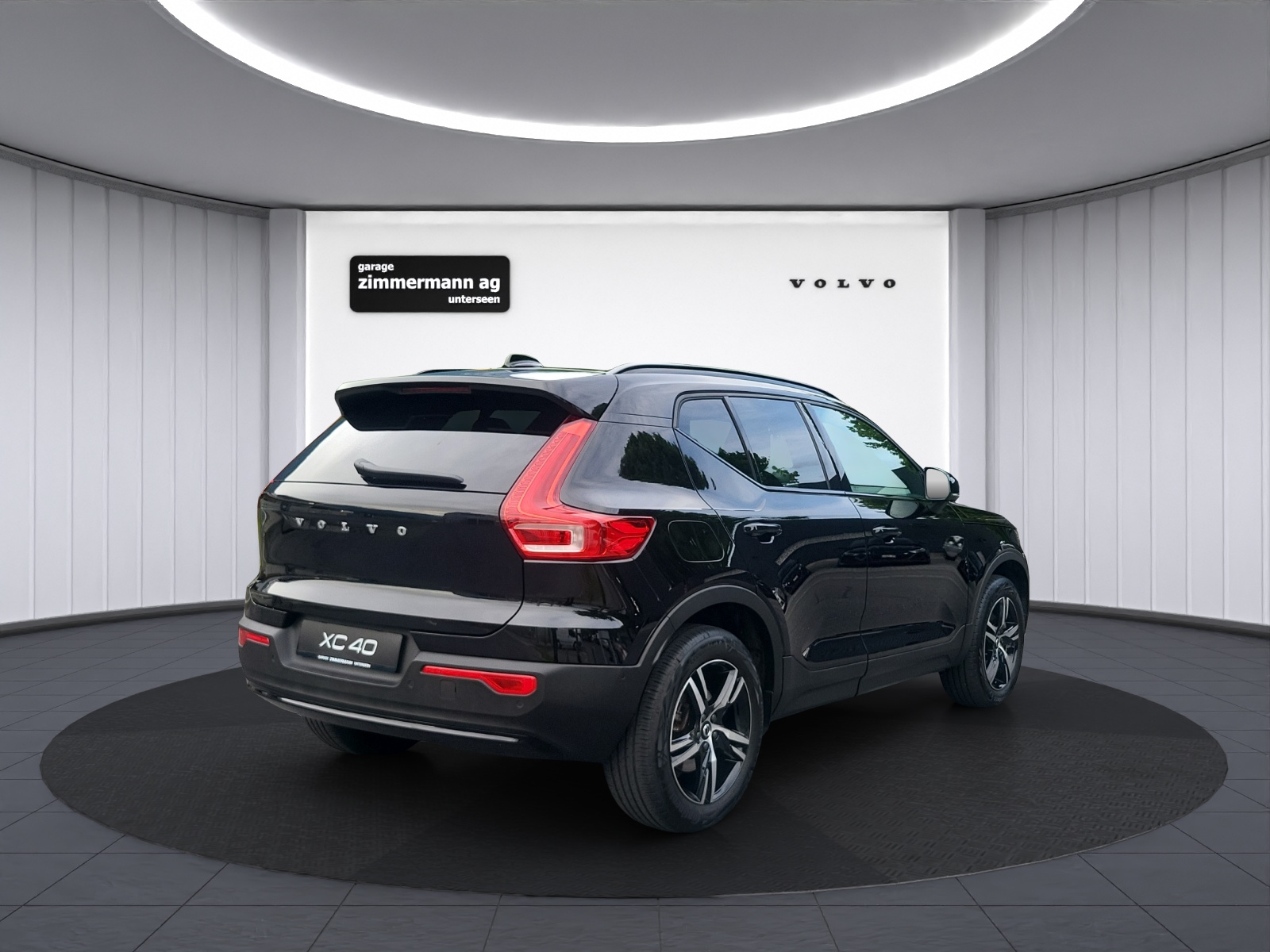 VOLVO XC40 2.0 B3 MH Plus Dark-image-6