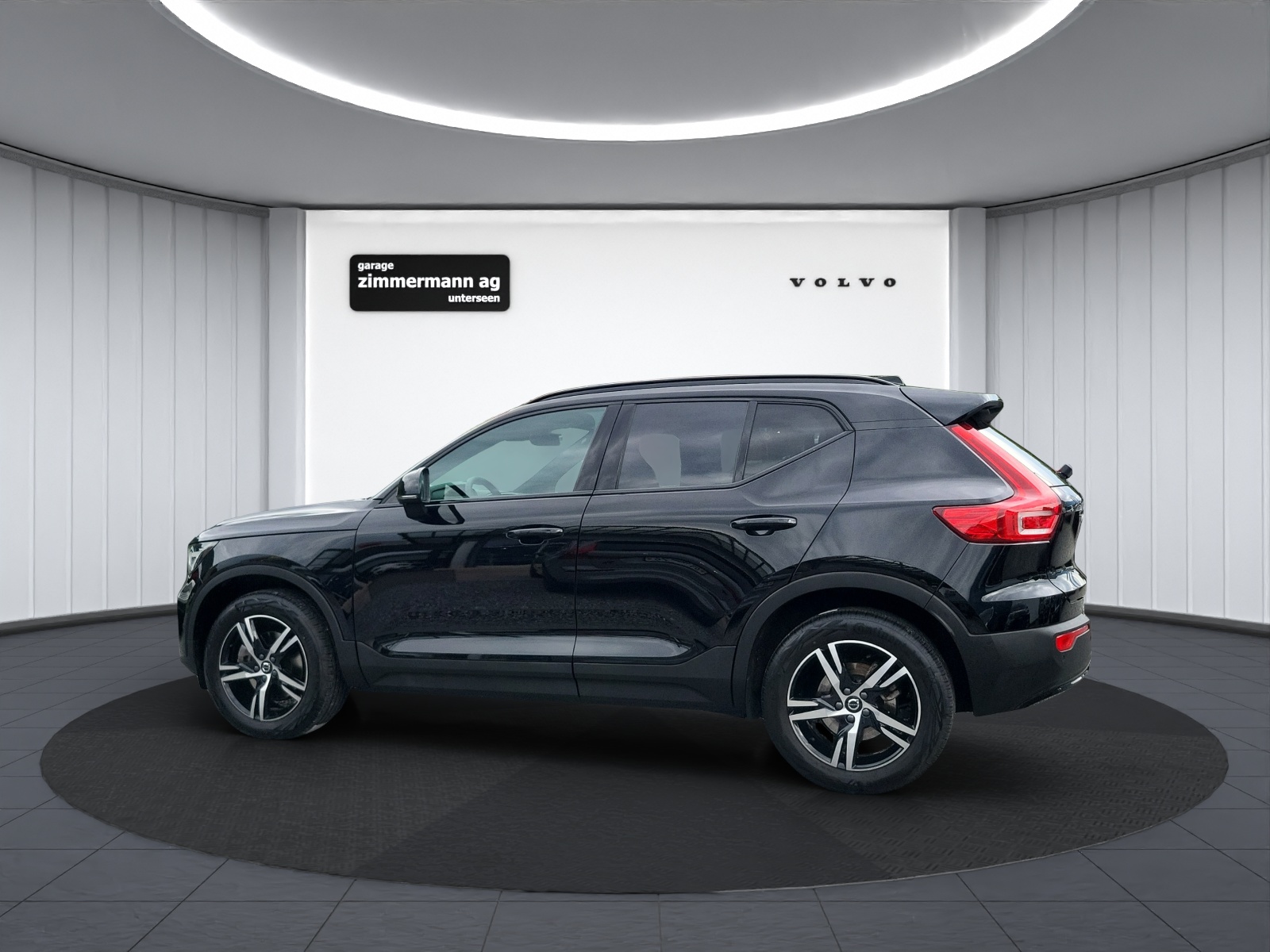 VOLVO XC40 2.0 B3 MH Plus Dark-image-11
