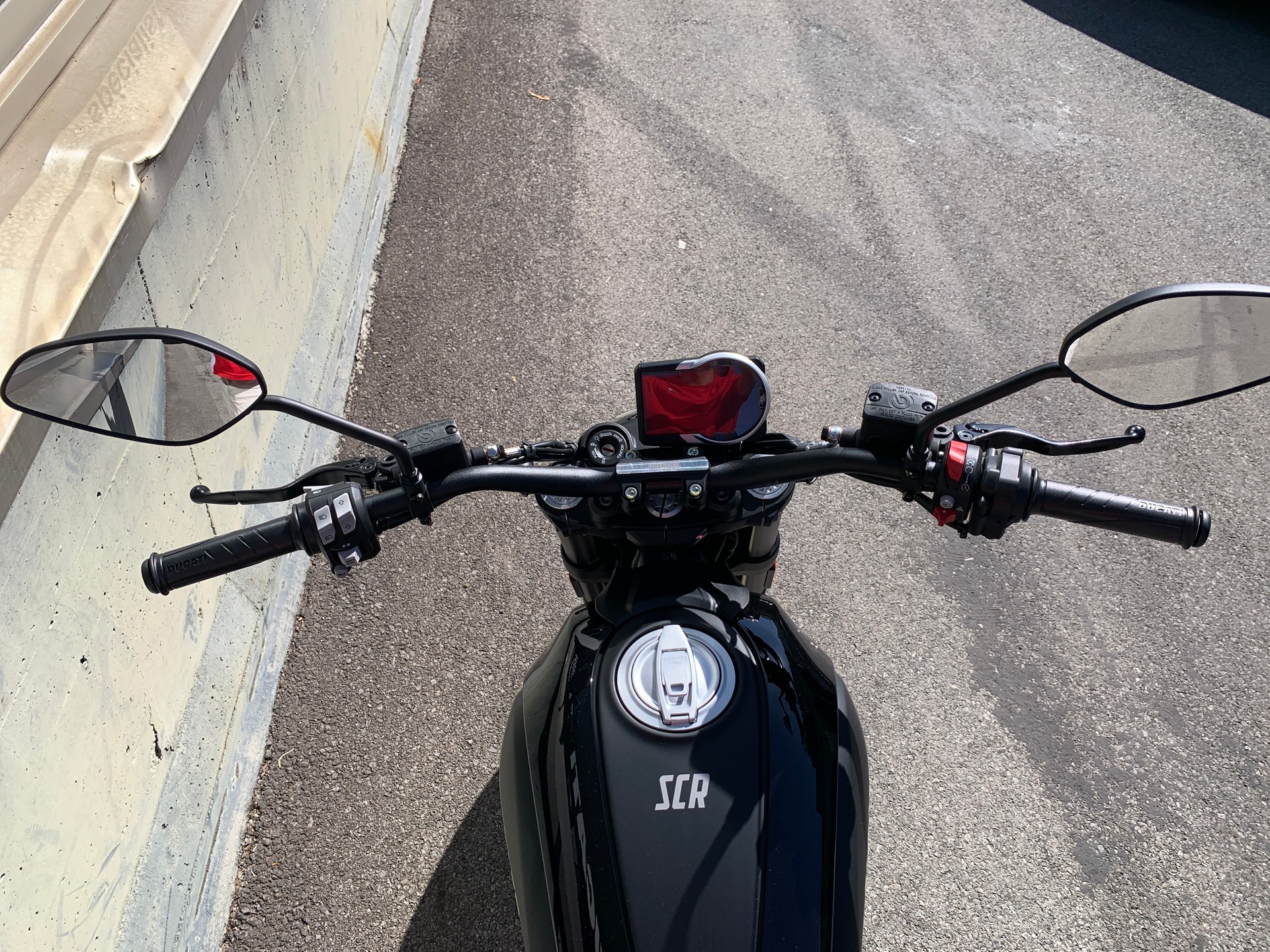 DUCATI FULLTHROTTLE-showroom-element-3