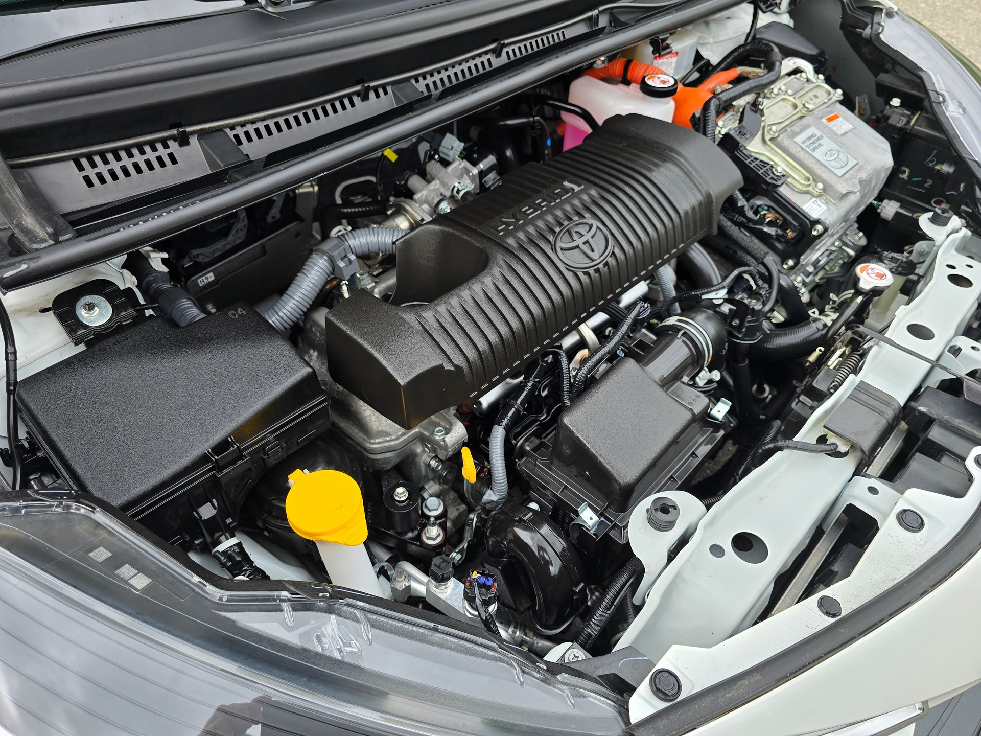 TOYOTA Toyota Yaris 1.5 Hybrid Y20 Club-image-22