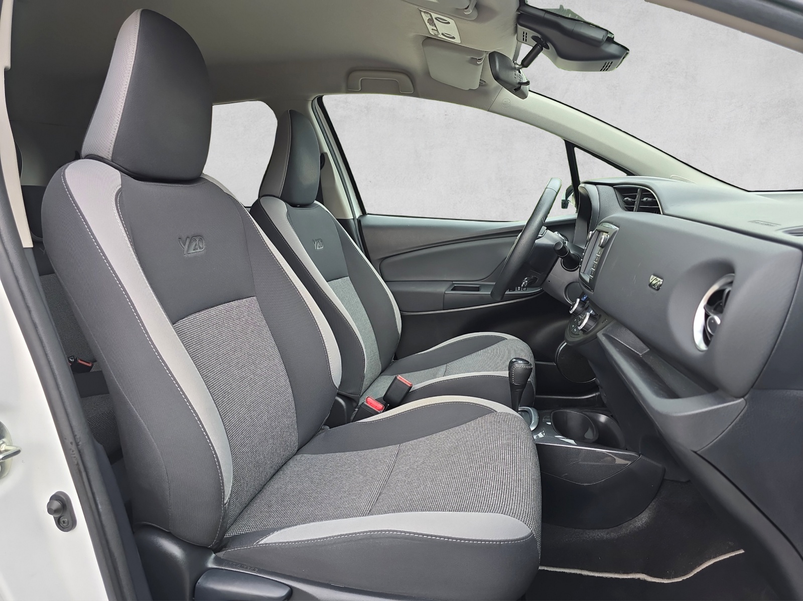 TOYOTA Toyota Yaris 1.5 Hybrid Y20 Club-image-13