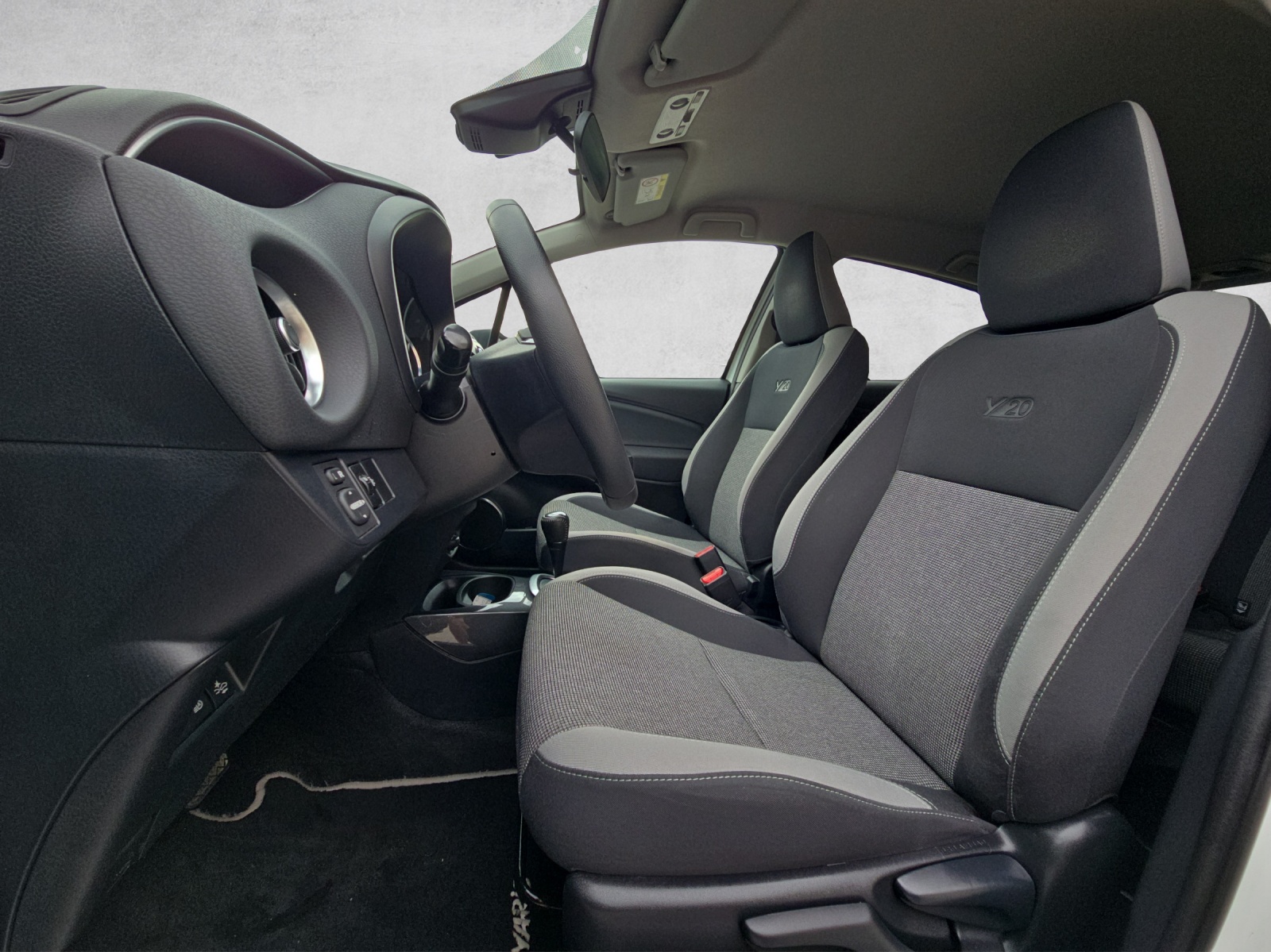 TOYOTA Toyota Yaris 1.5 Hybrid Y20 Club-image-9