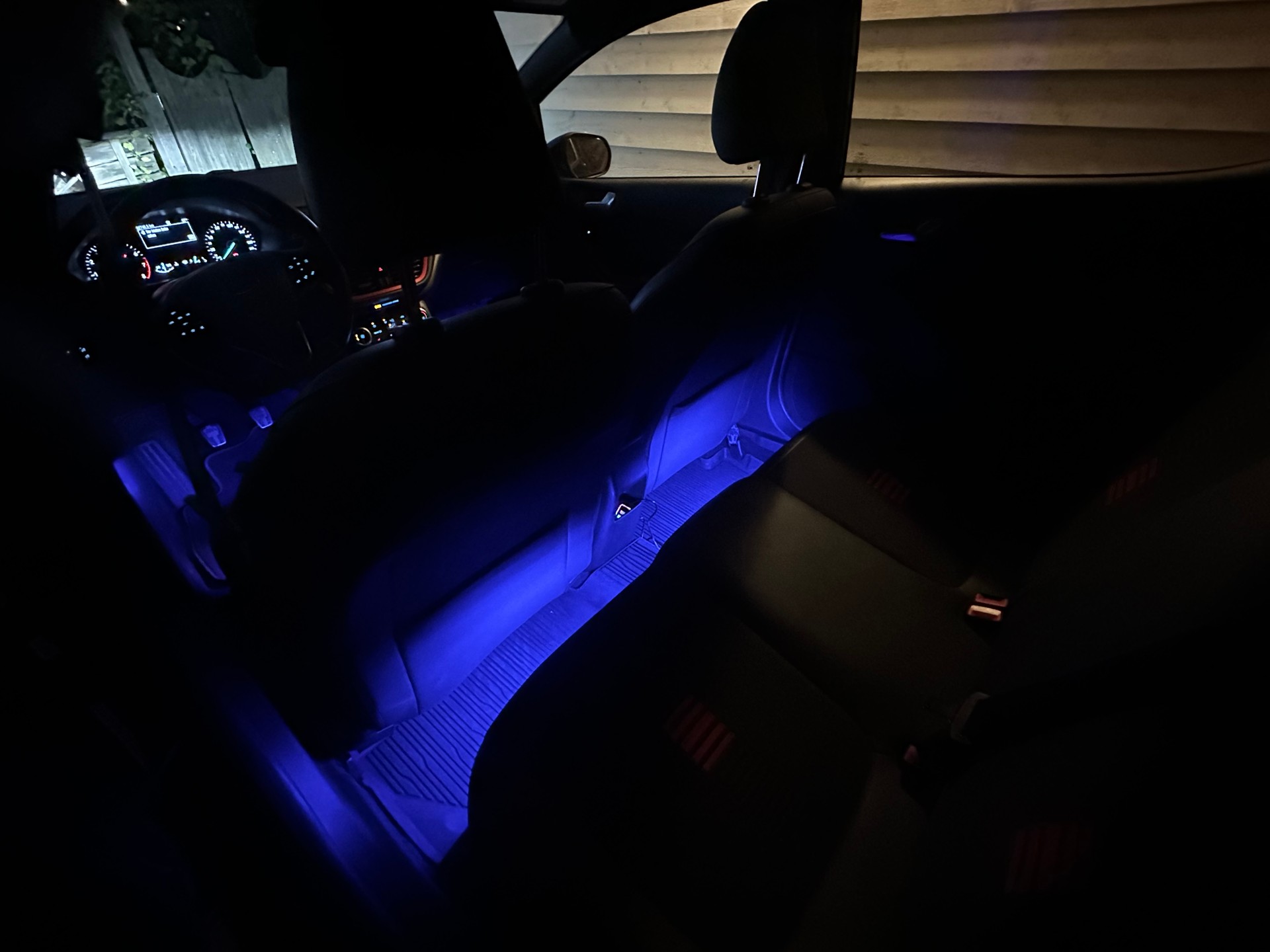 FORD Fiesta 1.0 EcoB 140 Panther Edition St-Line-image-8