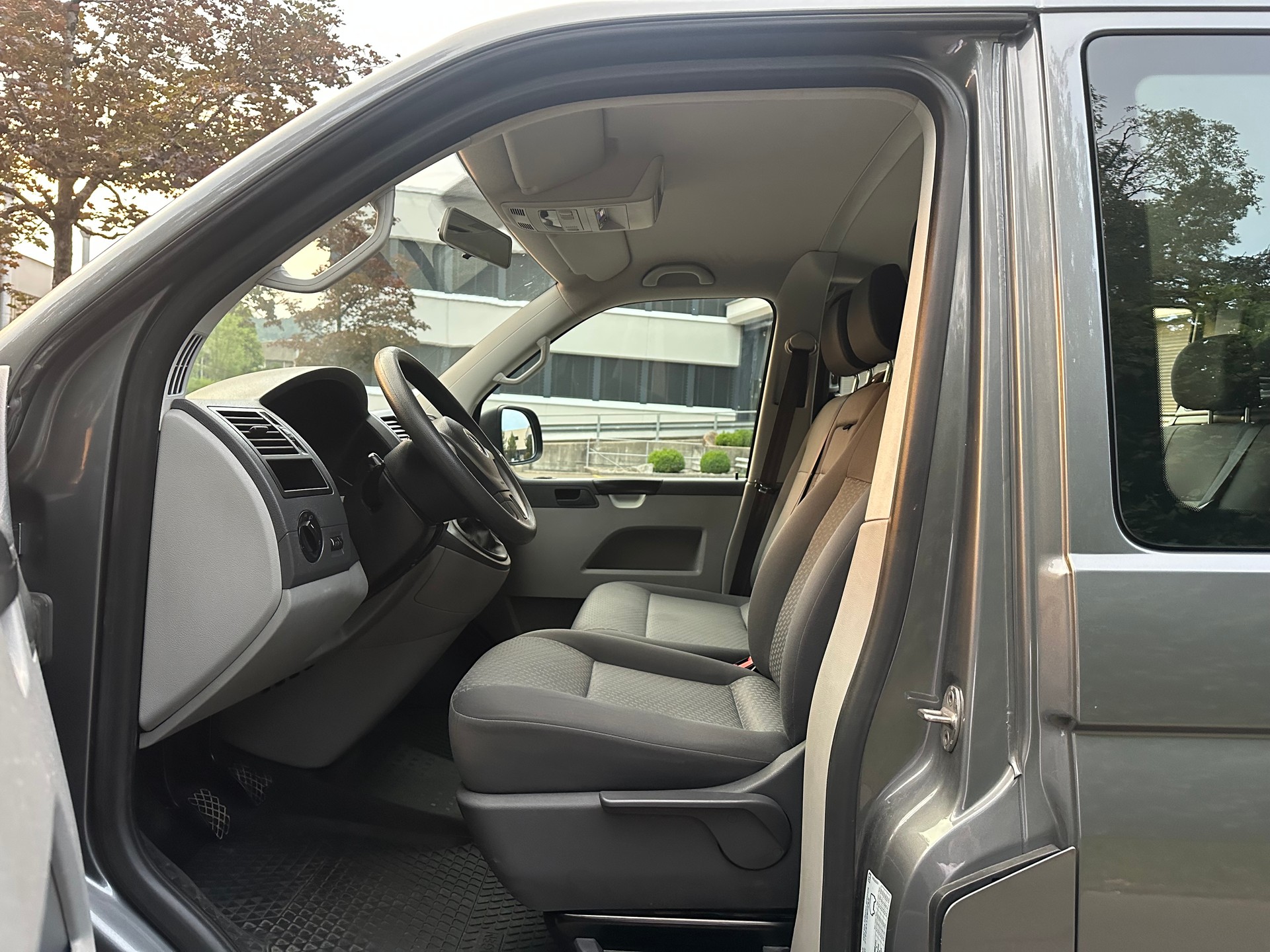 VW T5 2.0 TDI 4Motion-image-10