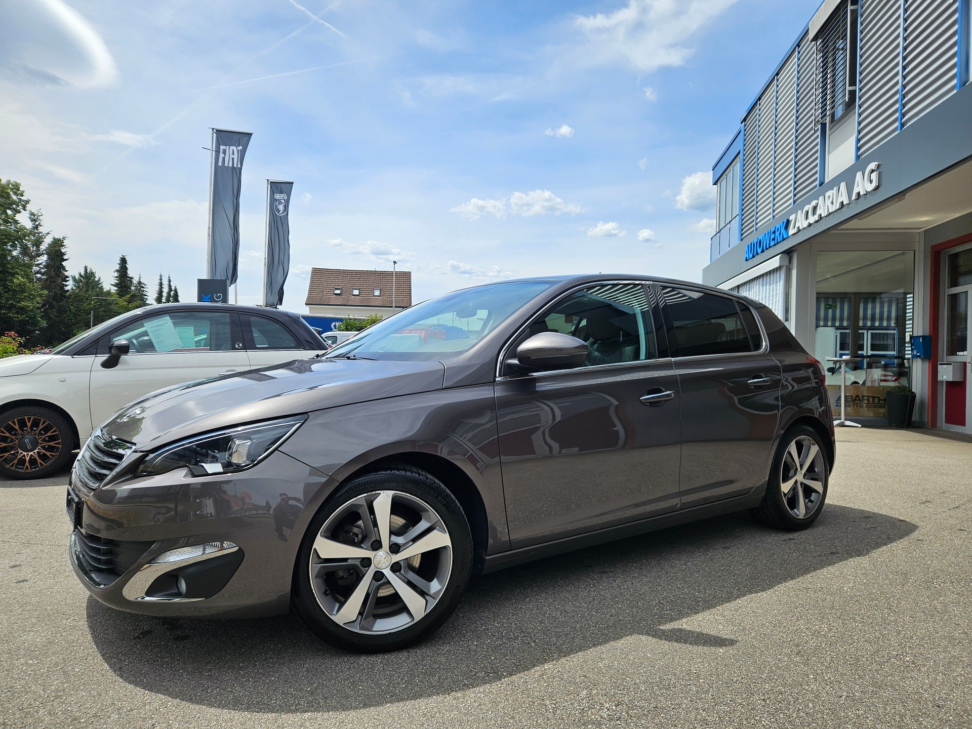 PEUGEOT 308 1.2 THP Allure-image-1