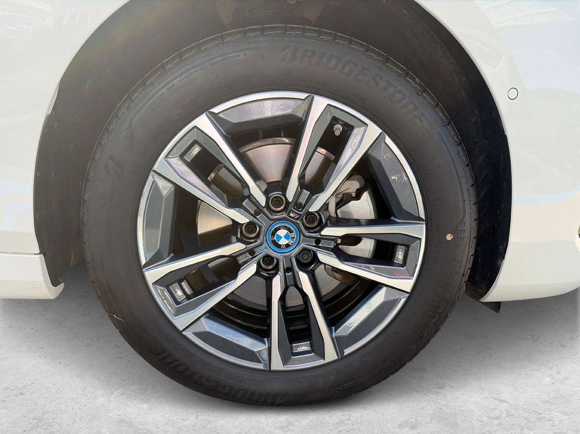 BMW 225e xDrive paddles Active Tourer M-Sport-image-20