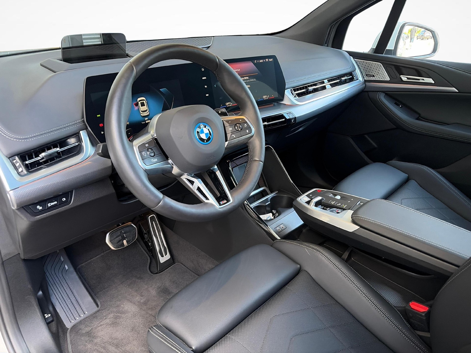 BMW 225e xDrive paddles Active Tourer M-Sport-image-9