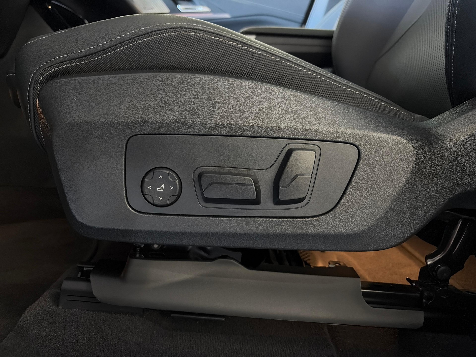 BMW 225e xDrive paddles Active Tourer M-Sport-image-11
