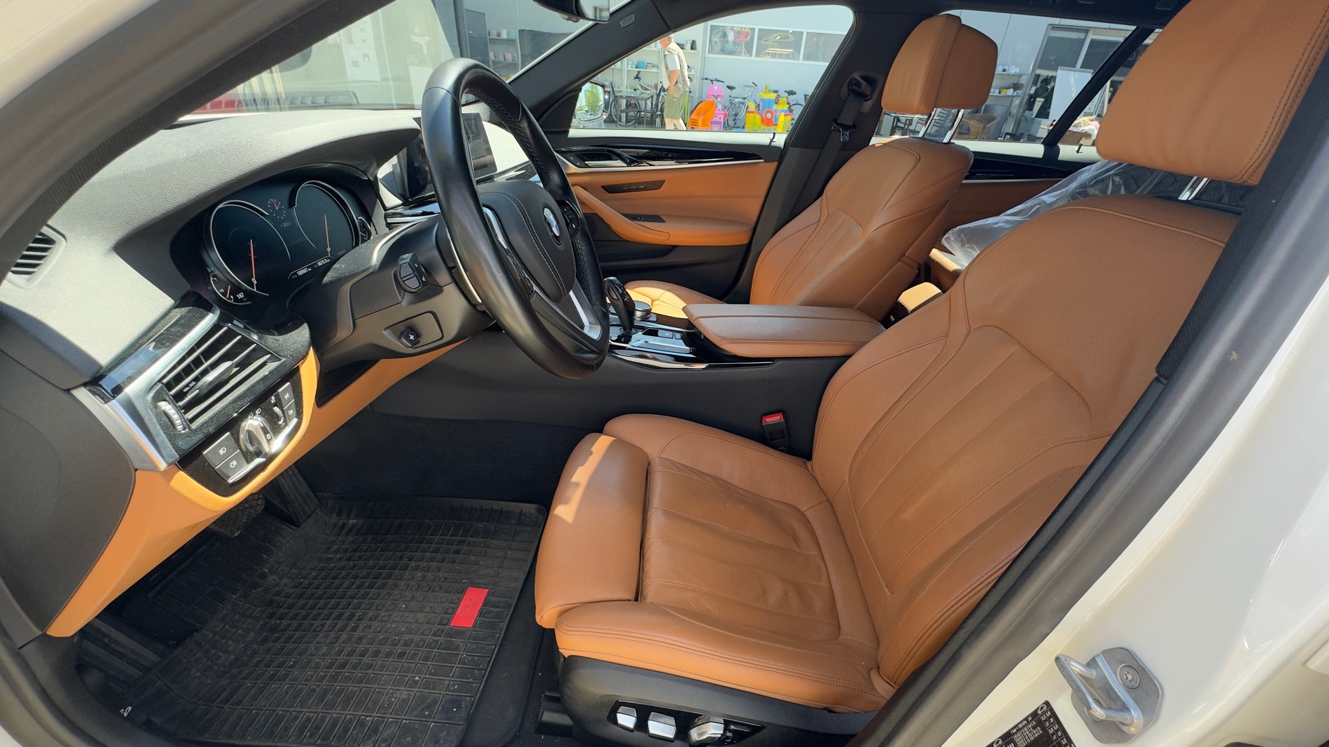 BMW 520d xDrive-image-7
