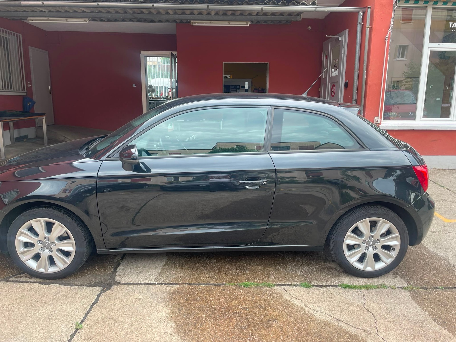 AUDI A1 1.4 TFSI Attraction-image-5