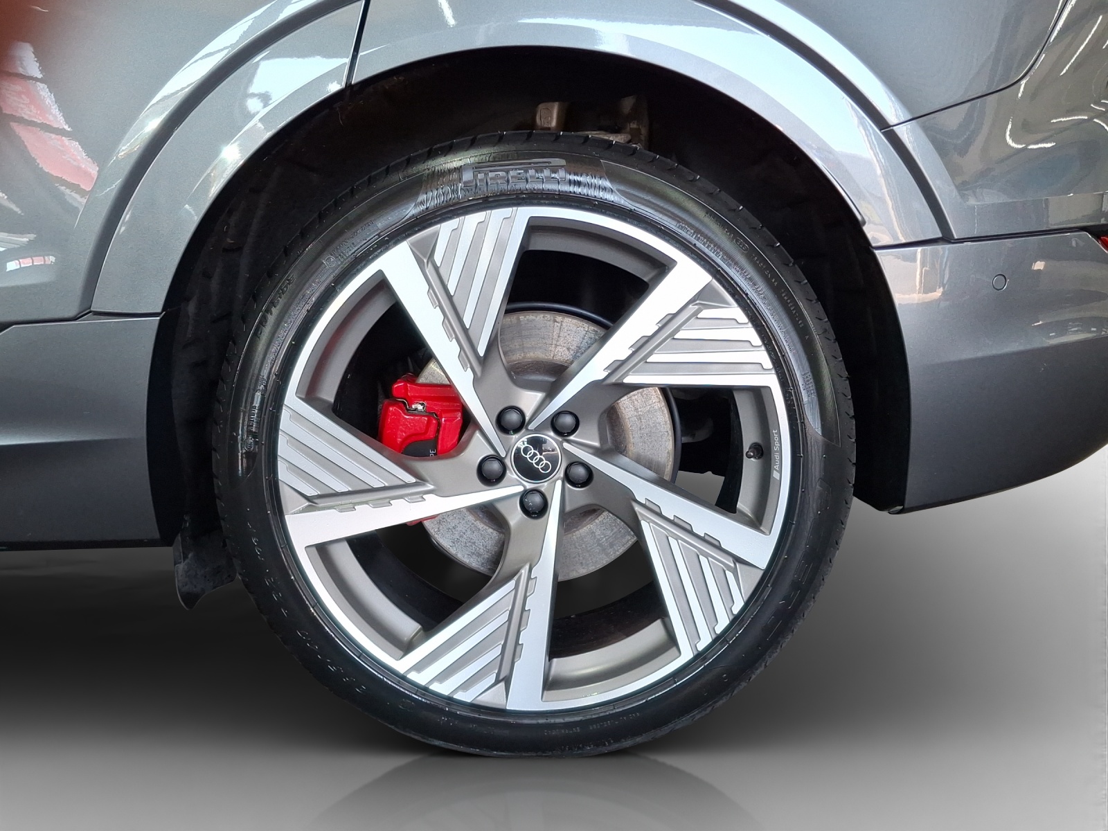 AUDI Q8 Sportback 55 e-tron Black Edition quattro-image-13