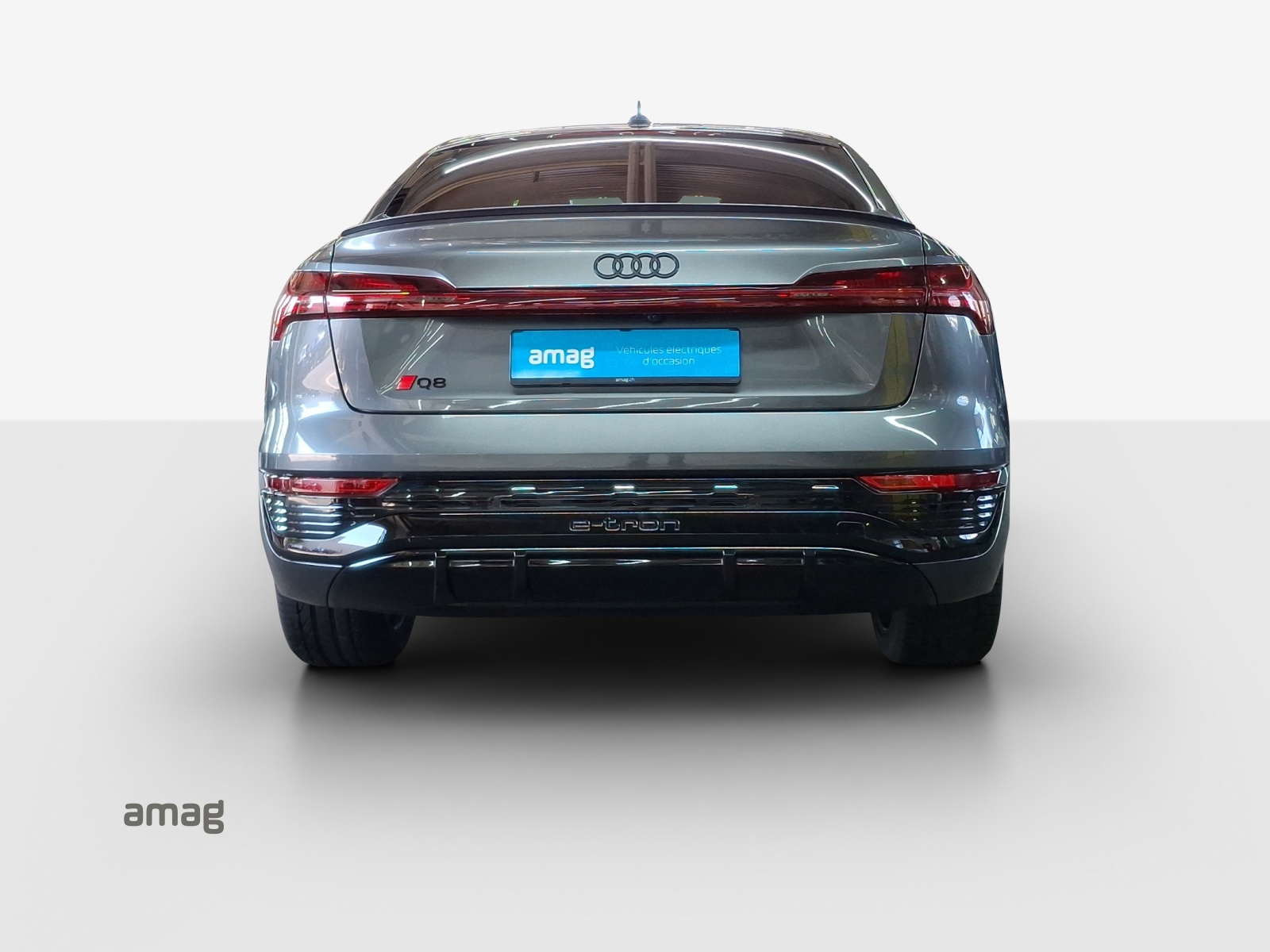 AUDI Q8 Sportback 55 e-tron Black Edition quattro-showroom-element-3