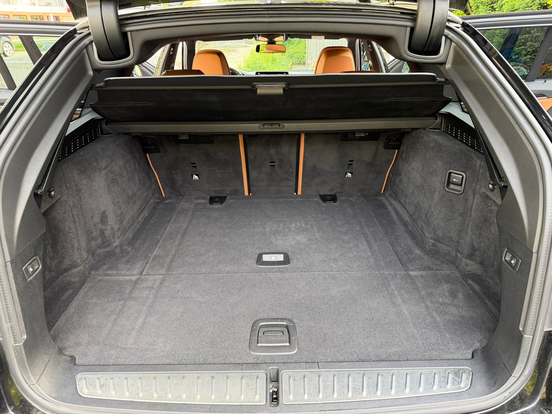 BMW 530i-image-13