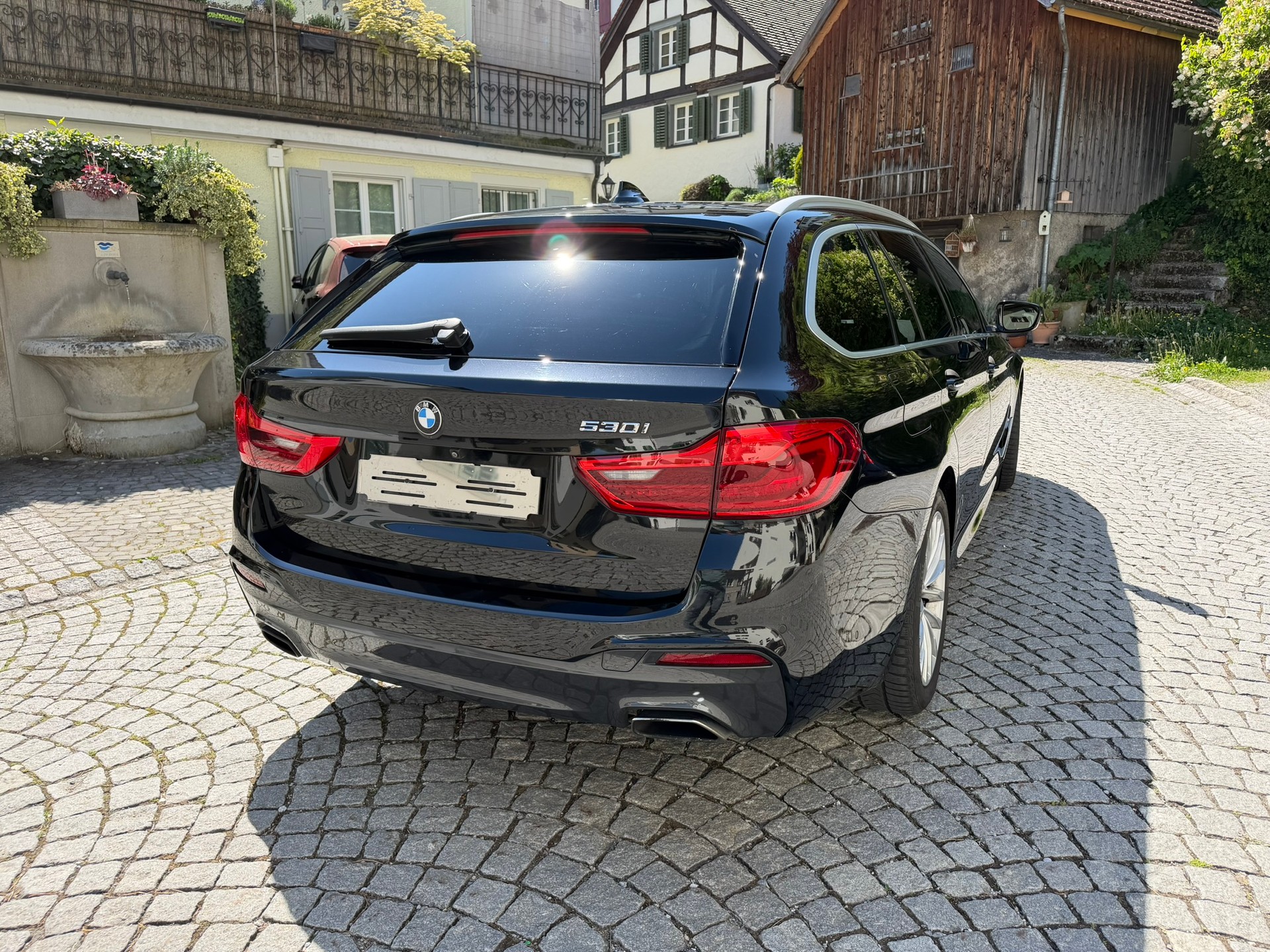 BMW 530i-image-2