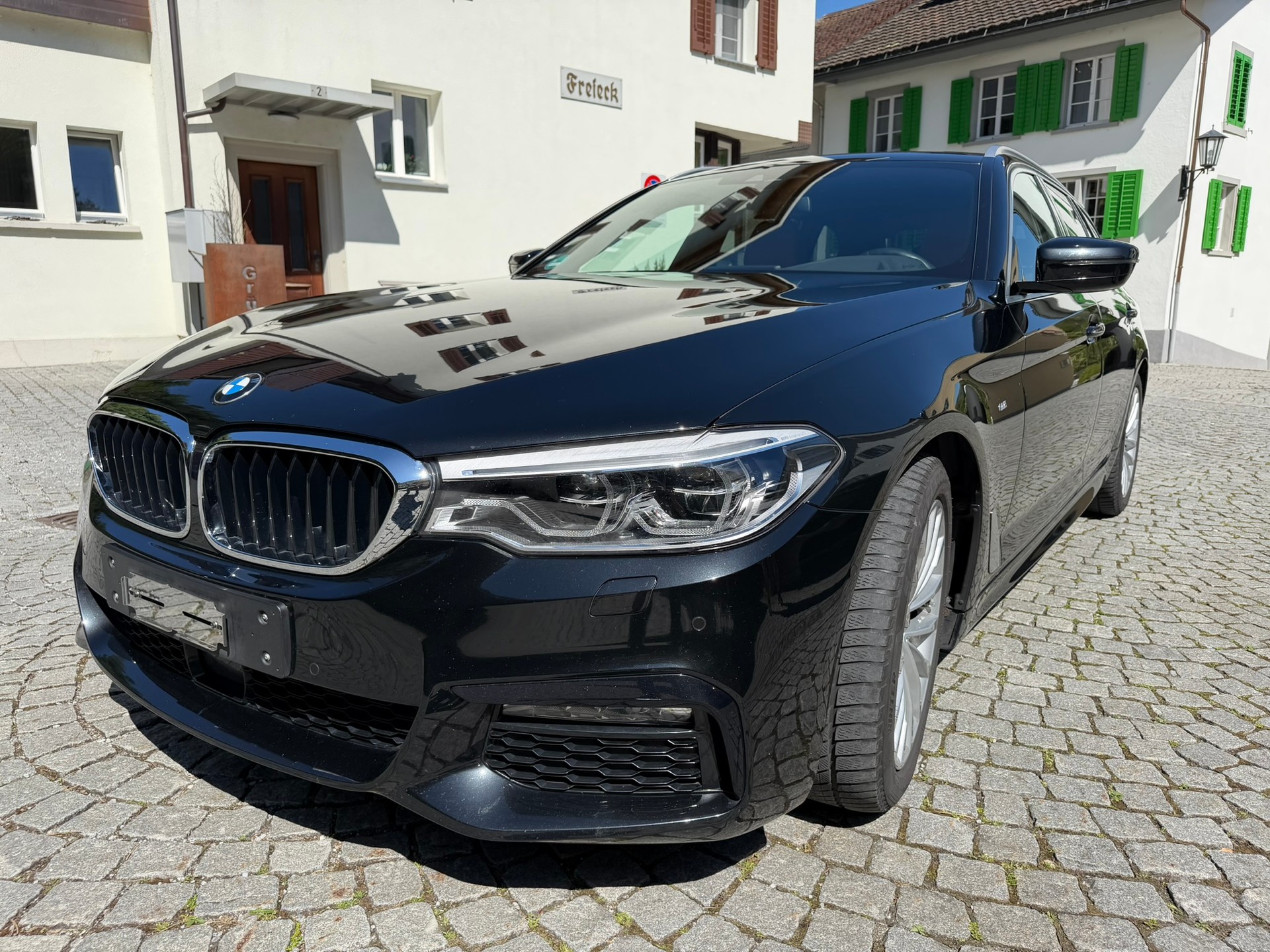 BMW 530i-image-6