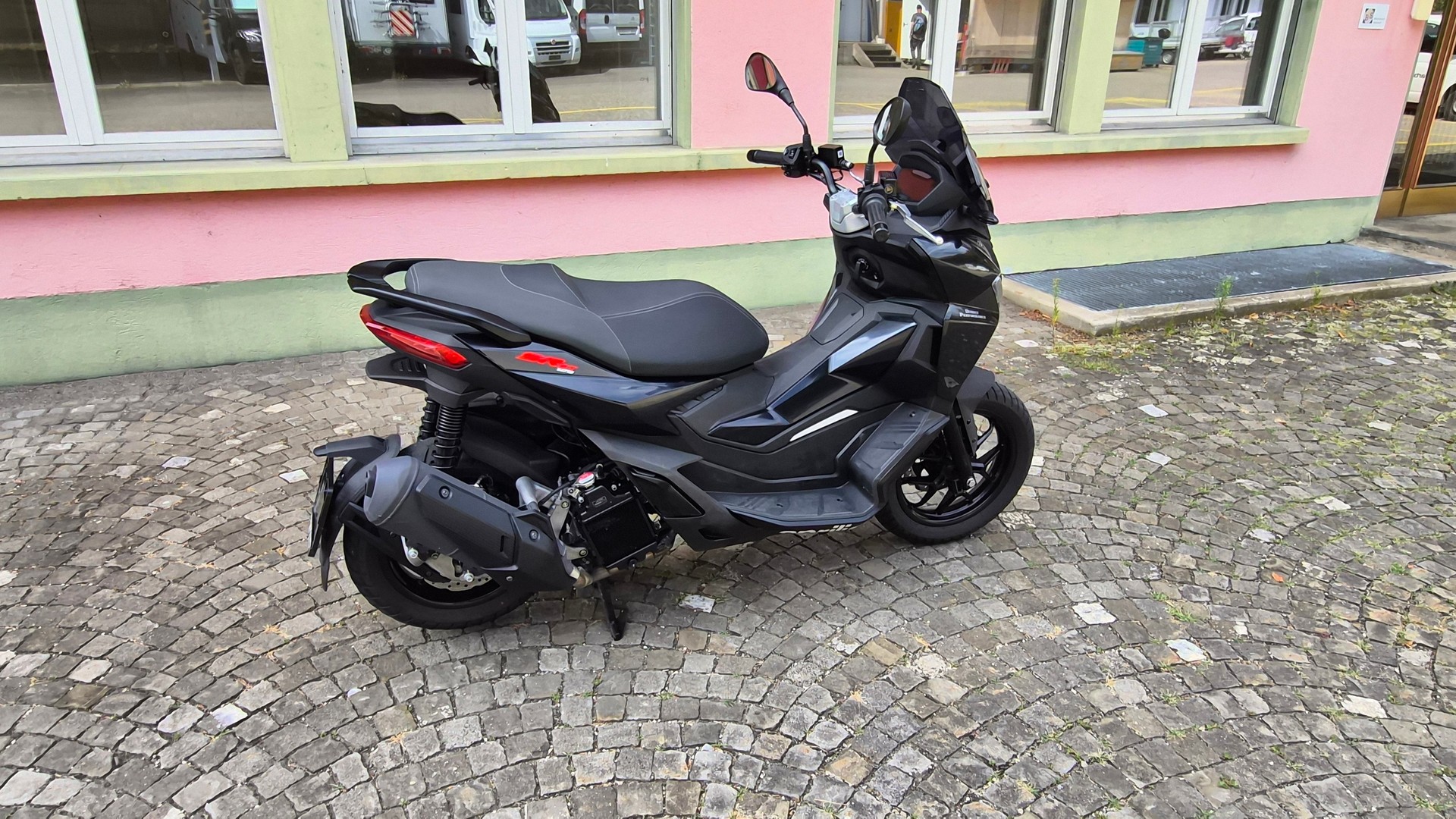 APRILIA SR 125 GT Sport ABS E5+-image-3