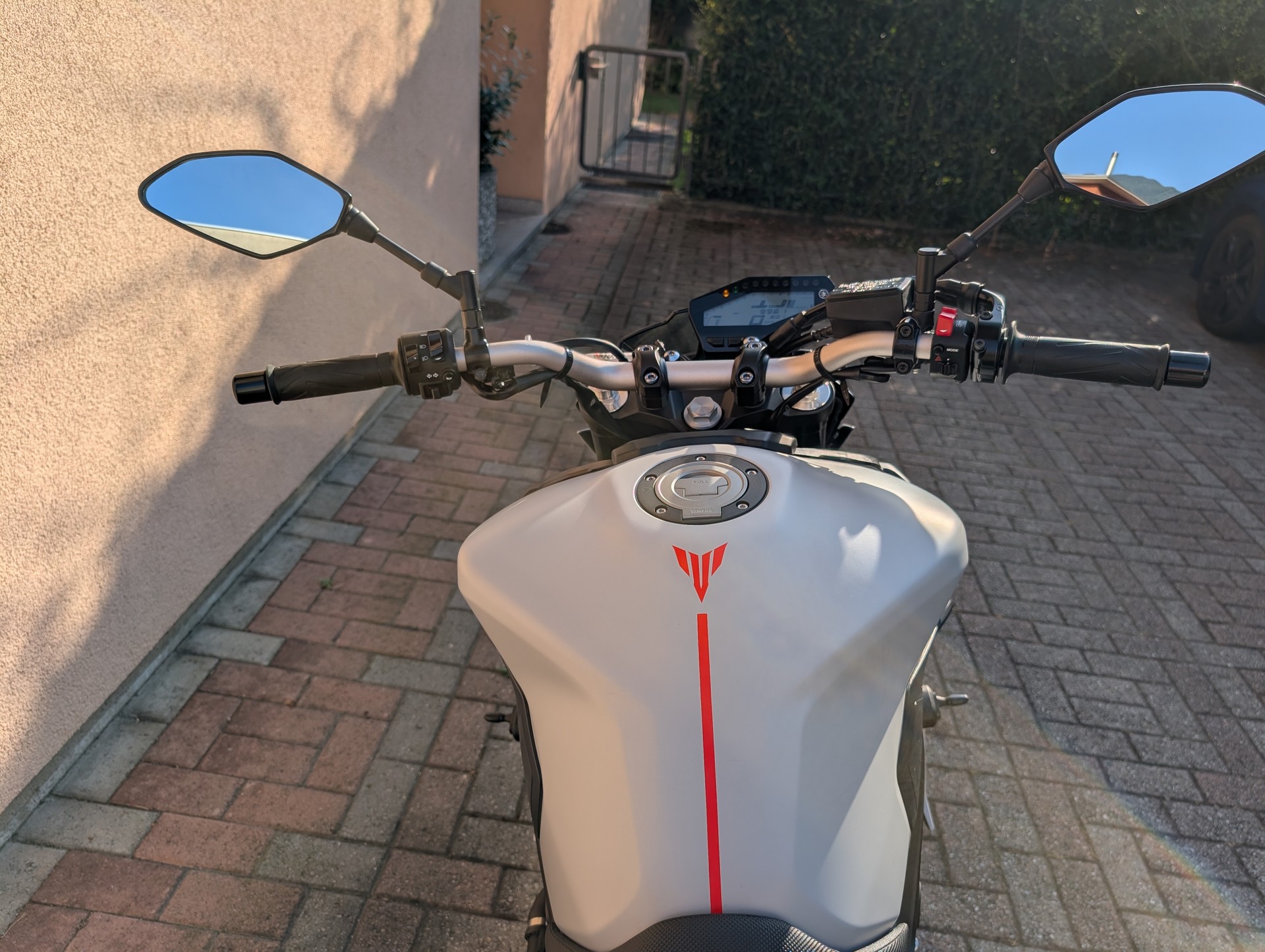 YAMAHA MT-09 ABS-image-3