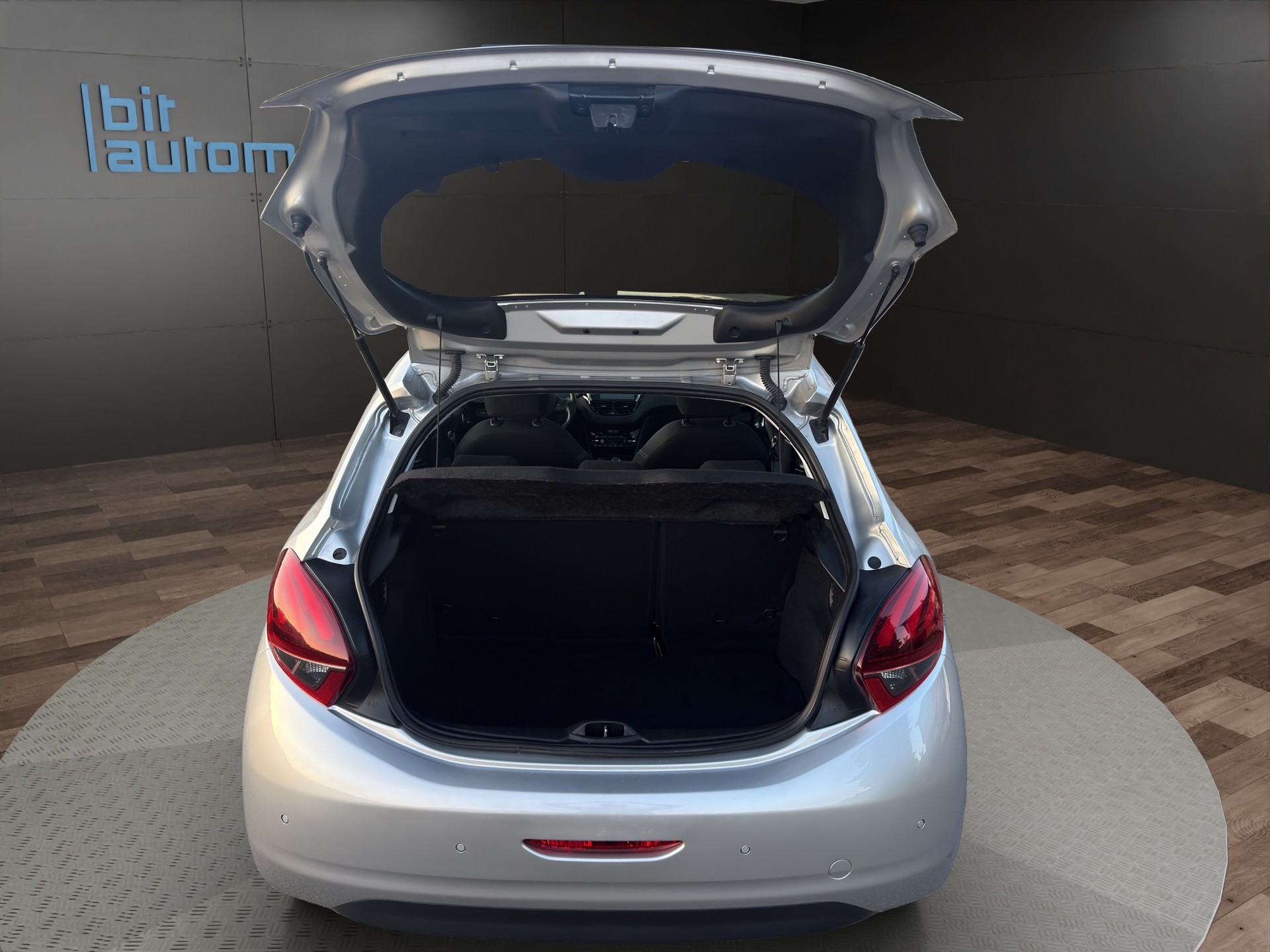 PEUGEOT 208 1.2 PureTech Allure EAT6-image-6