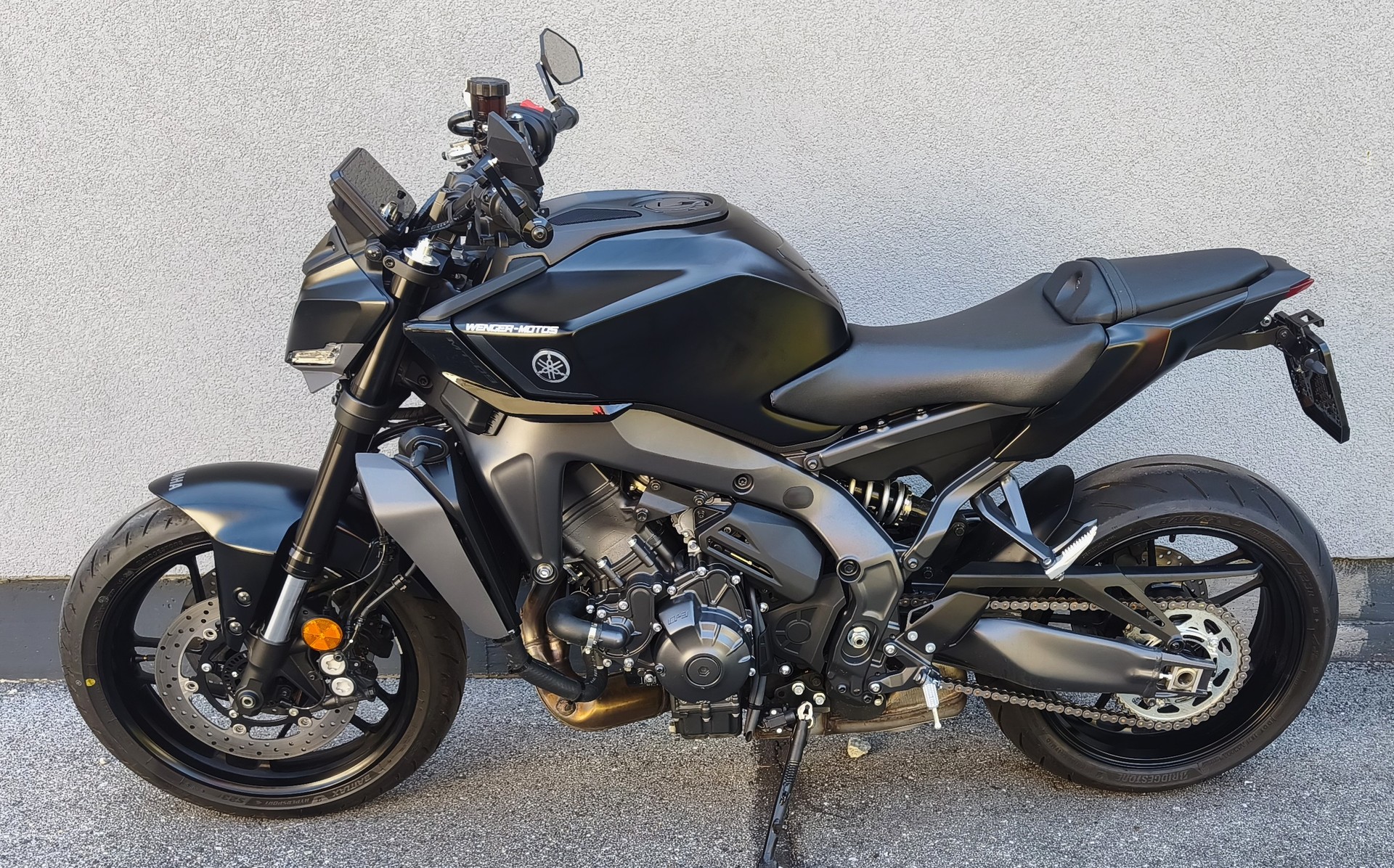 YAMAHA Y-AMT-showroom-element-2