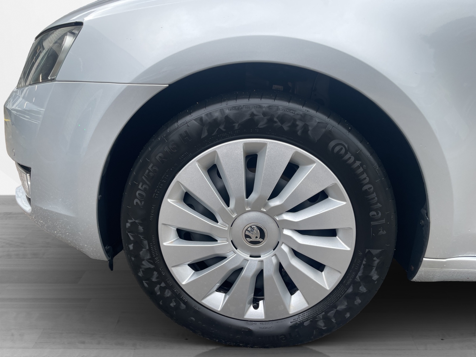 SKODA Octavia Combi 1.6 TDI 110 Ambition DSG-image-8