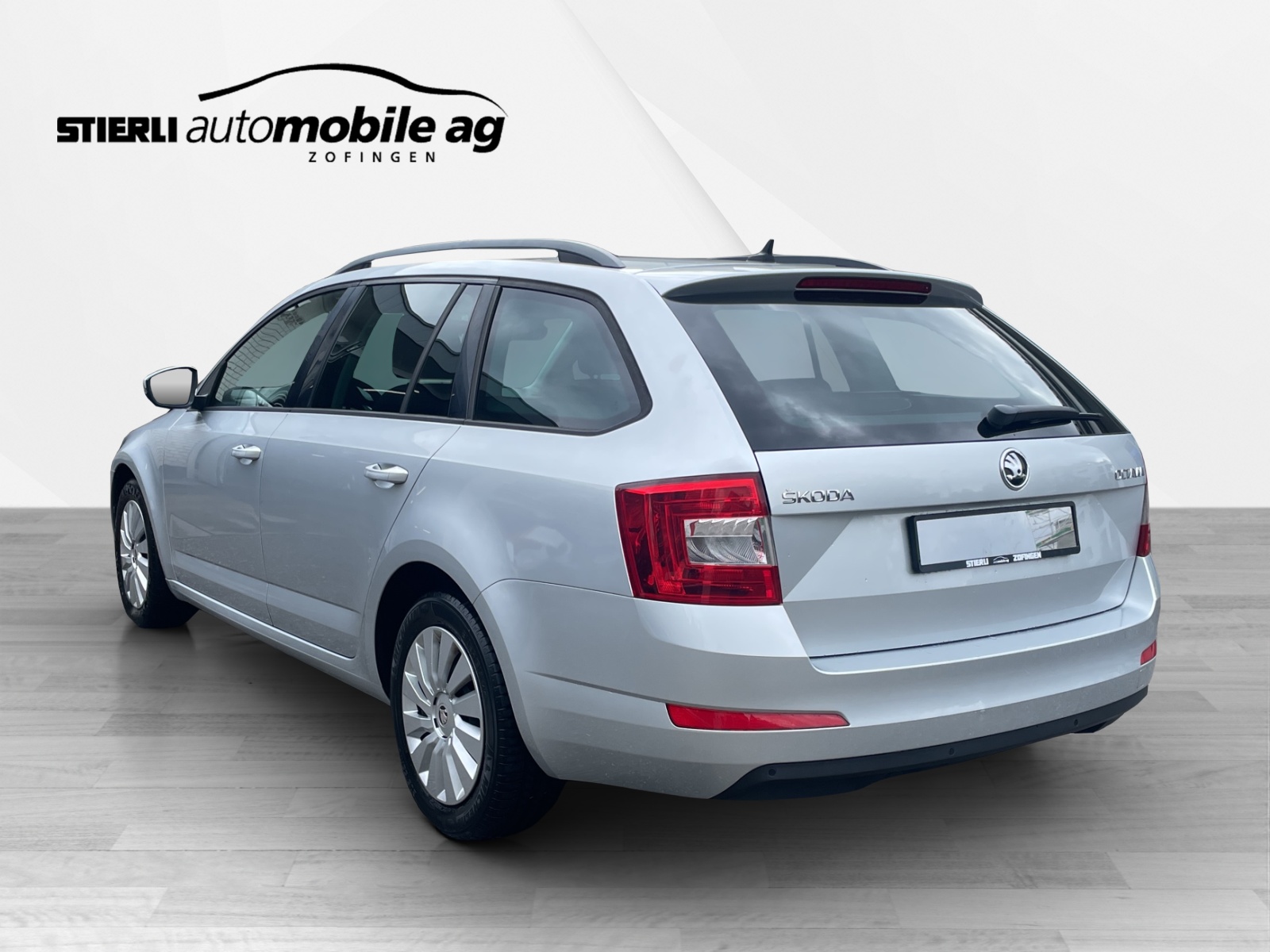 SKODA Octavia Combi 1.6 TDI 110 Ambition DSG-image-6