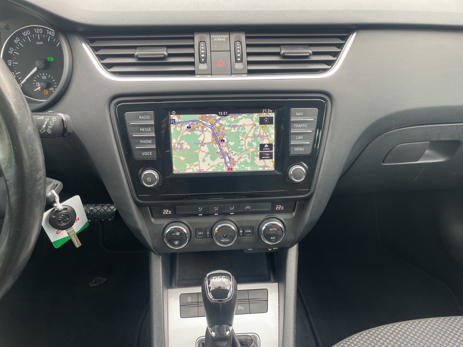 SKODA Octavia Combi 1.6 TDI 110 Ambition DSG-image-16