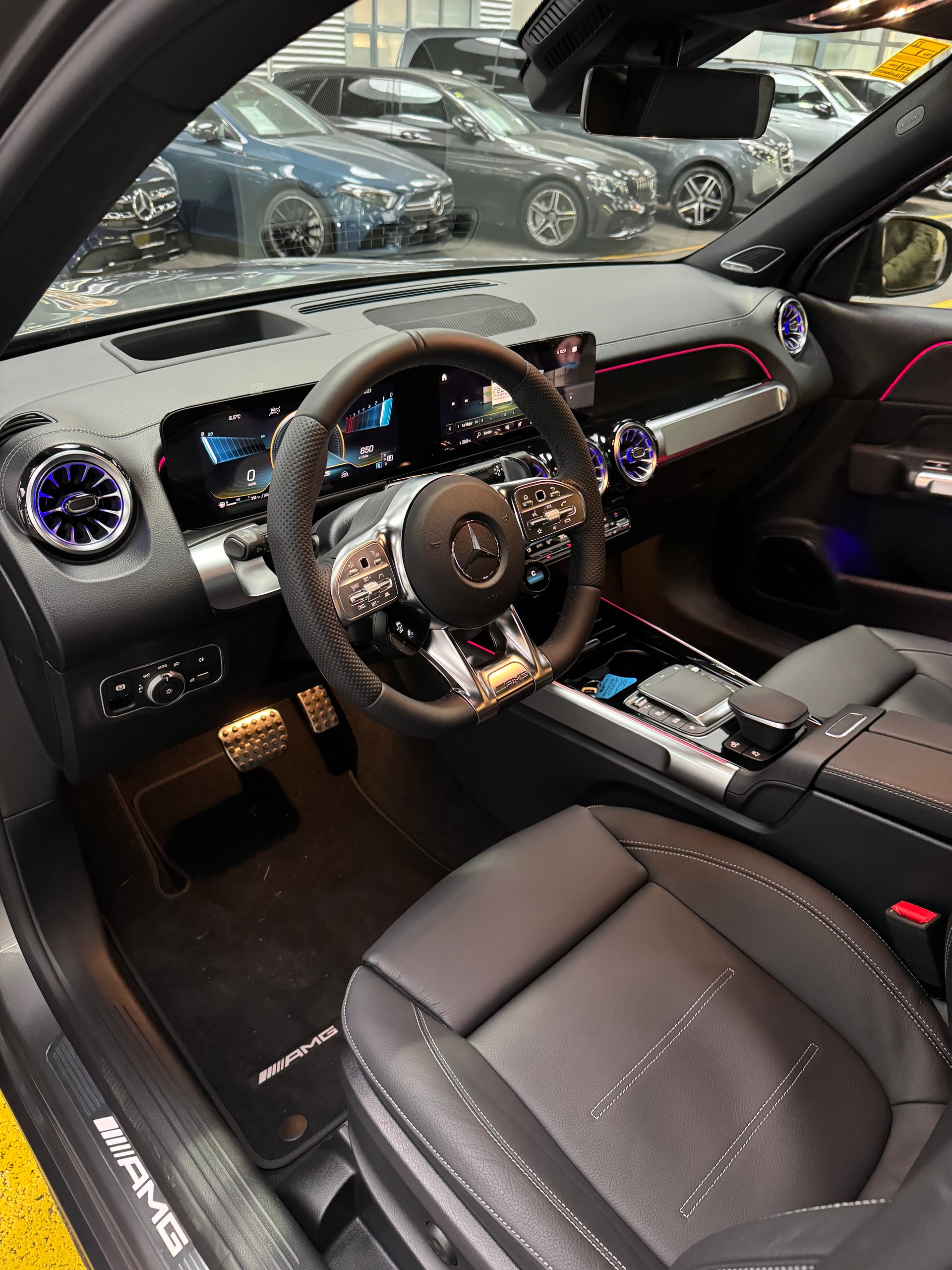 MERCEDES-BENZ GLB 35 AMG 4matic-image-4